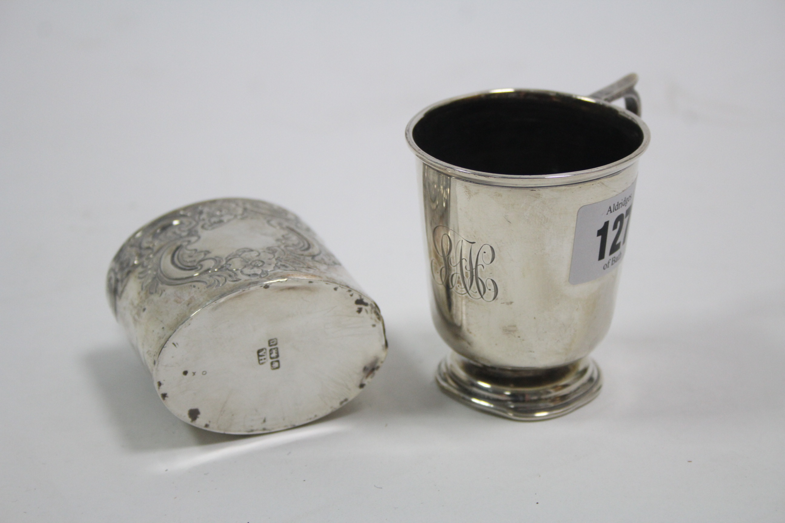 An Edwardian small silver oval teapoy with raised scroll & floral design, 2¾" high, Sheffield - Image 2 of 2