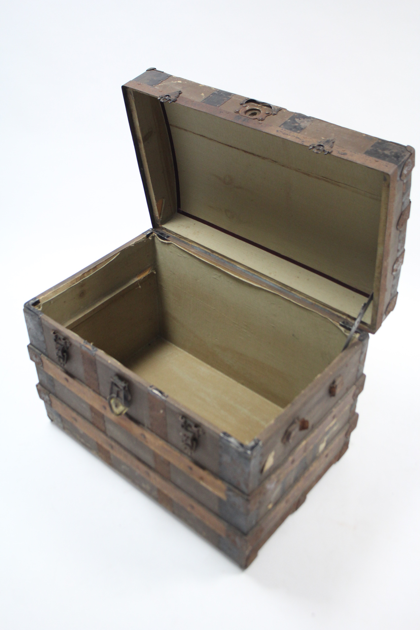 An iron-bound & fibre-covered dome-top travelling trunk with hinged lift-lid (lacking side handles), - Image 3 of 3