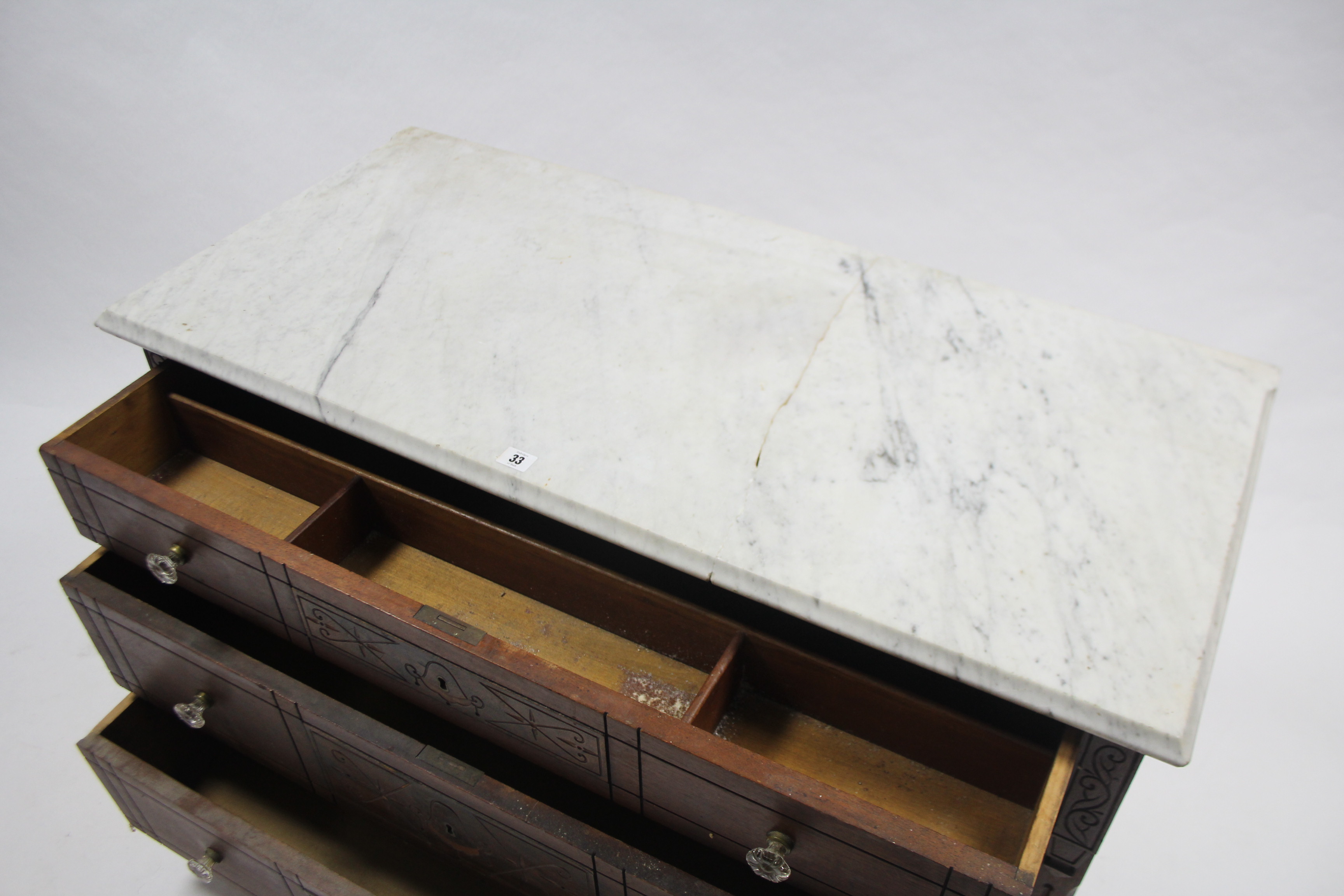 A continental-style carved wooden marble-top low chest fitted three long graduated drawers with - Image 3 of 4