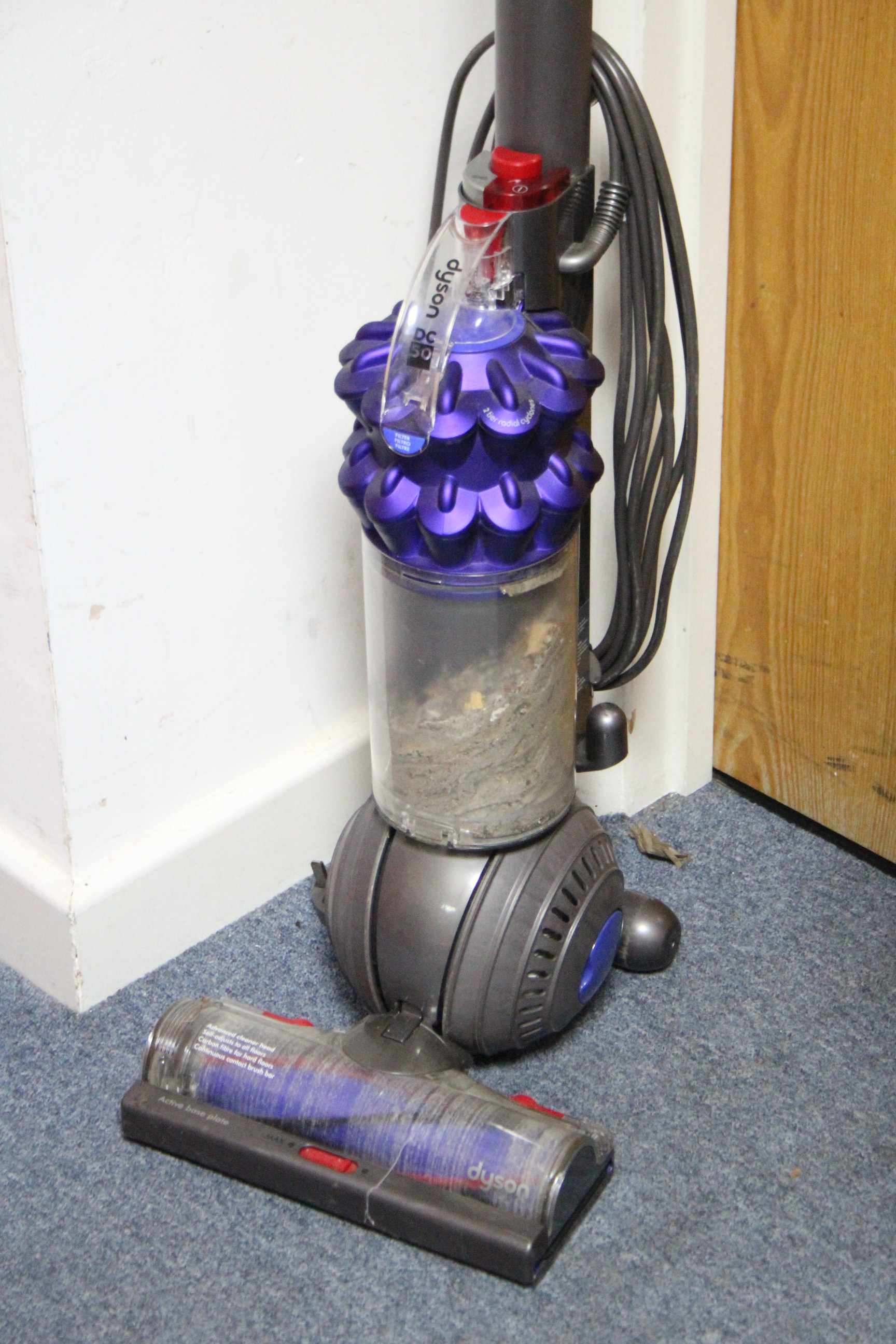 A Dyson “DC50” upright vacuum cleaner, w.o. - Image 2 of 3