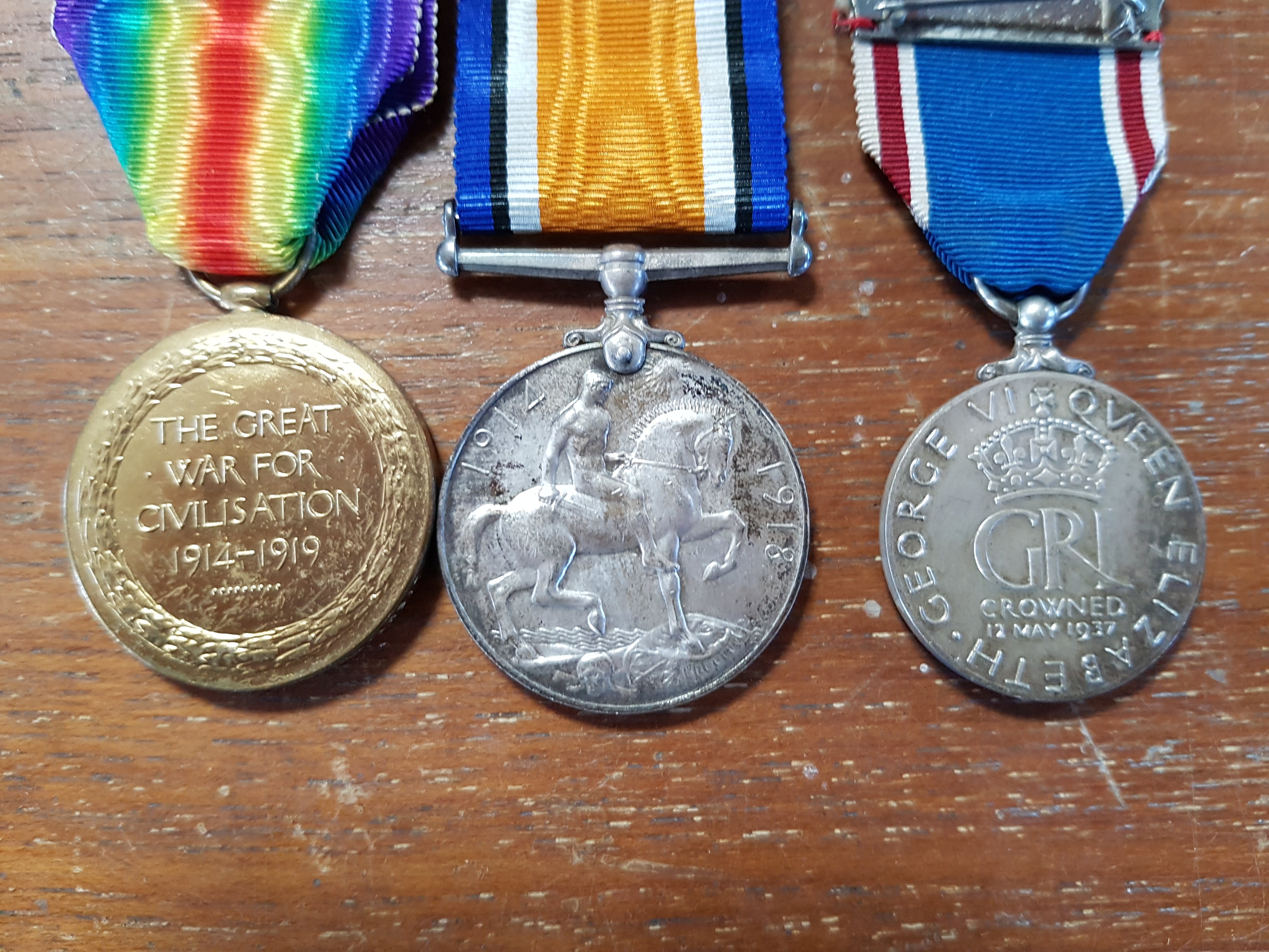 A pair of WWI service medals – British War Medal, & Victory Medal, awarded to Lieut. W. M. Jones, - Image 2 of 3