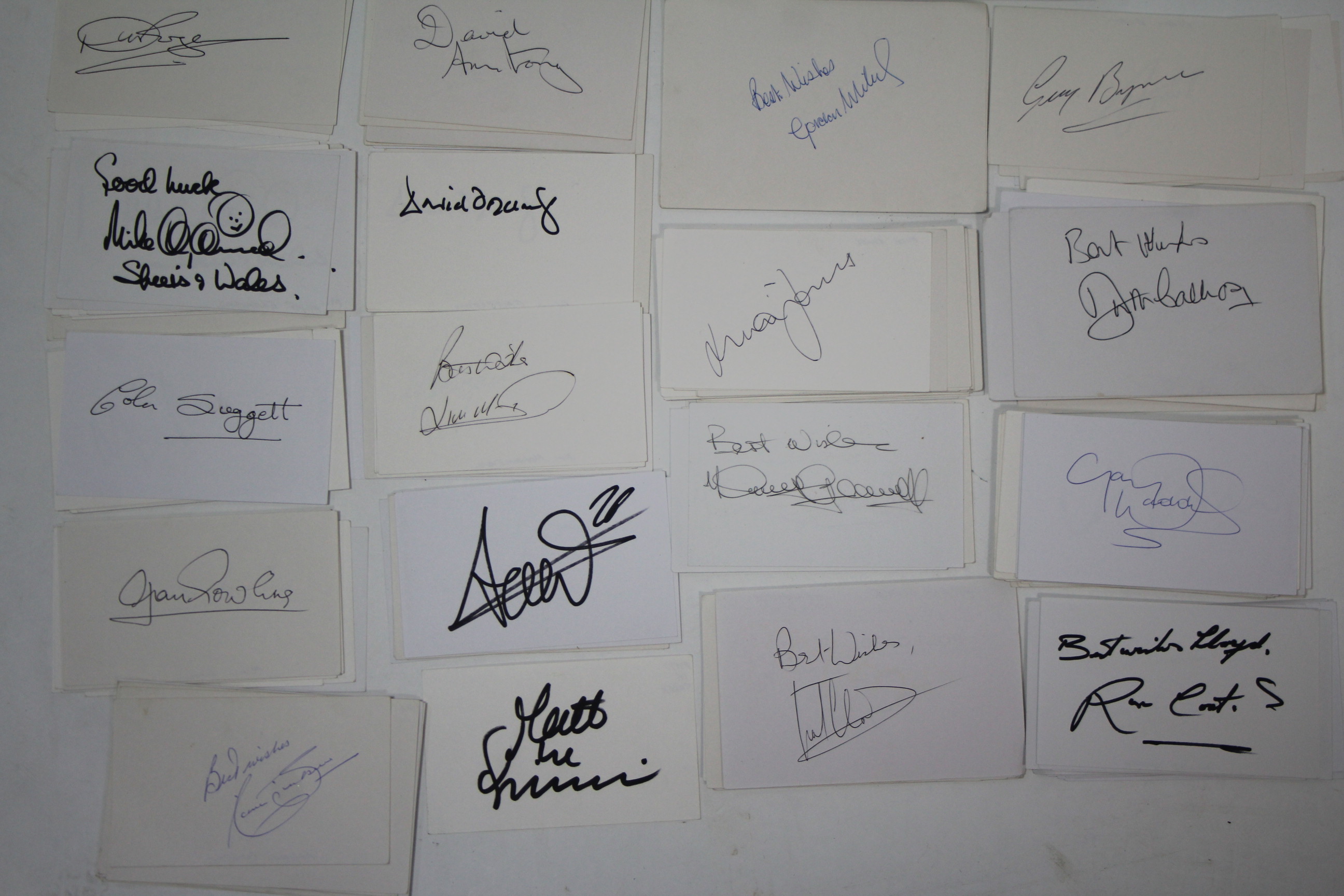 A COLLECTION OF APPROXIMATELY THREE HUNDRED VARIOUS FOOTBALL PLAYER AUTOGRAPHS INCLUDING THE