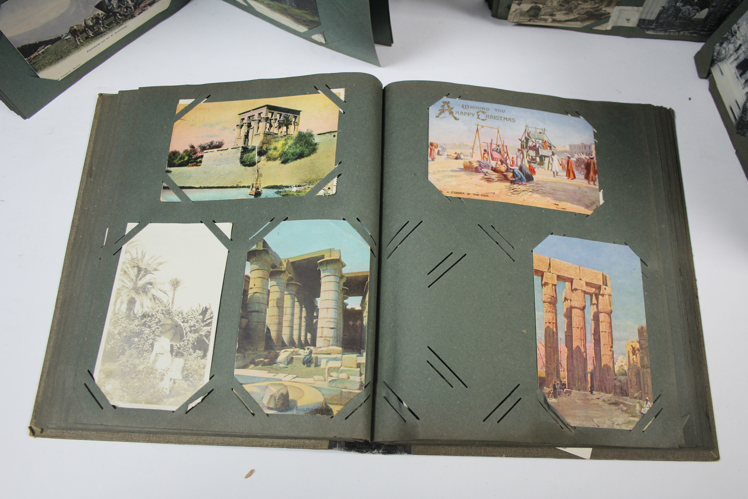 An early 20th century postcard album containing 100 views of U. S. A., Mexico, Madeira, North & - Image 5 of 10