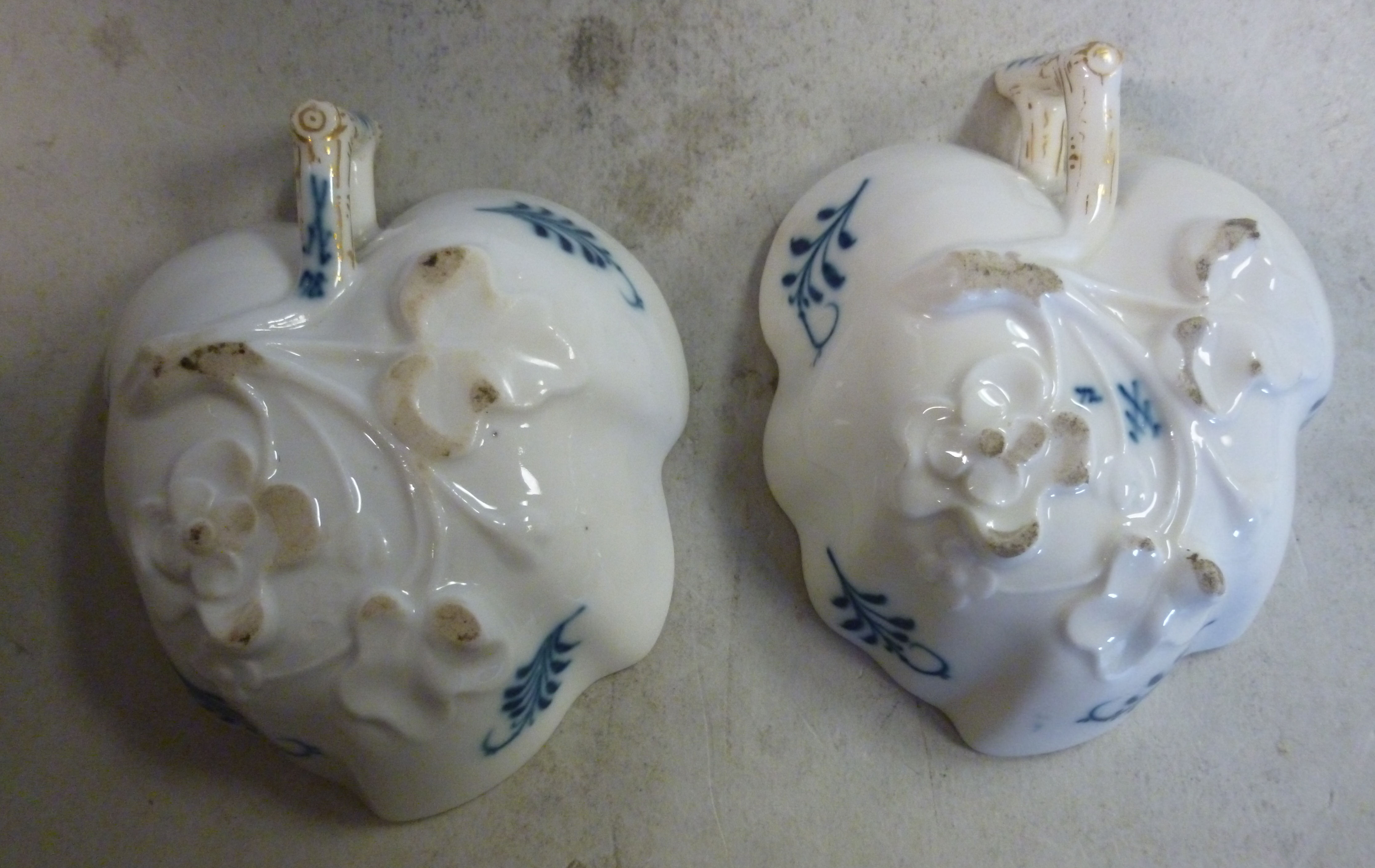 A pair of late 19thC Meissen porcelain pickle dishes with naturalistically moulded twig handles, - Image 3 of 4