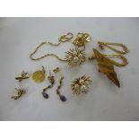 Gold and yellow metal jewellery: to include a 9ct gold box link neckchain 11