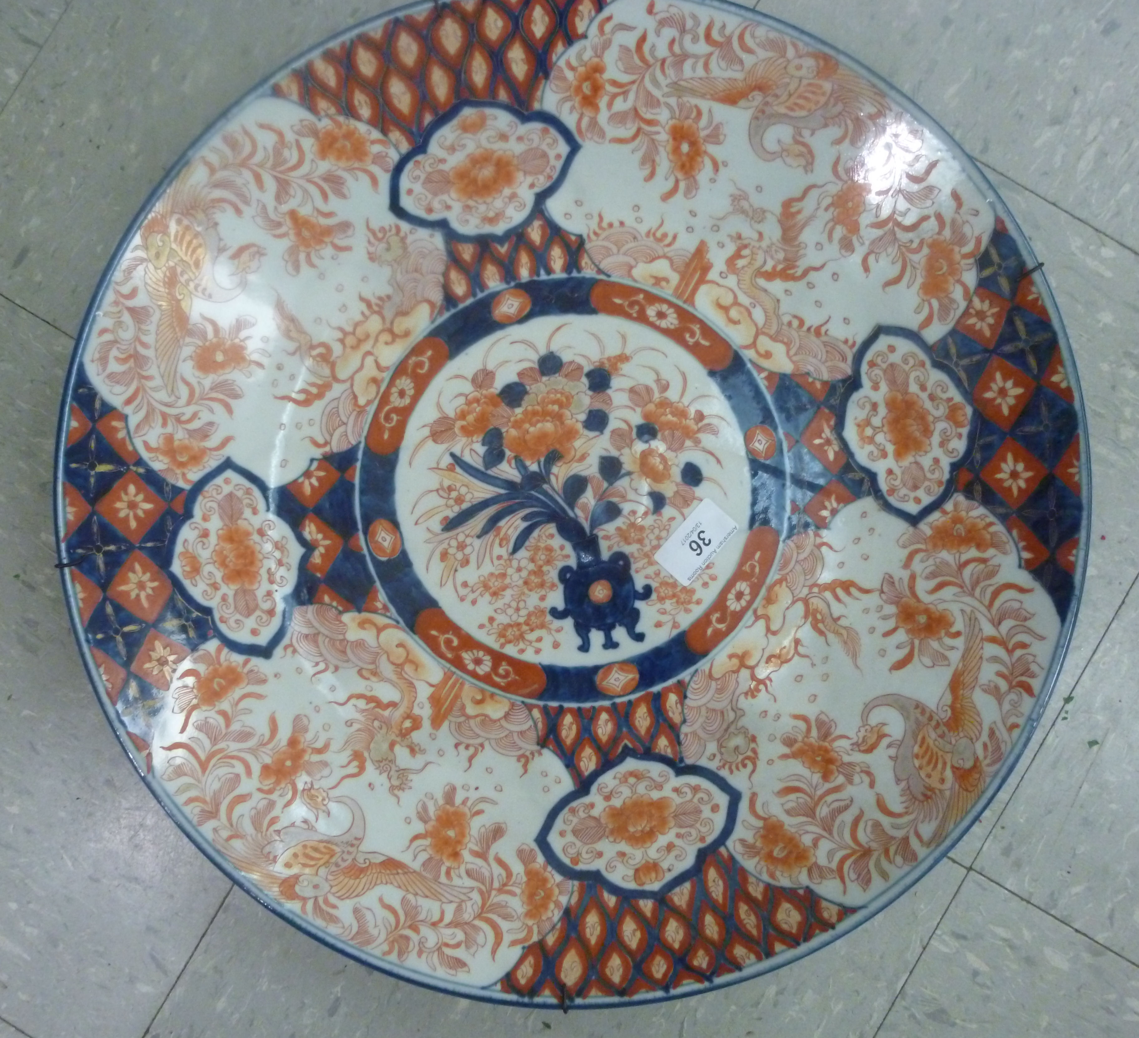 An early 20thC Imari porcelain charger,