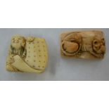 An early 20thC carved ivory netsuke,