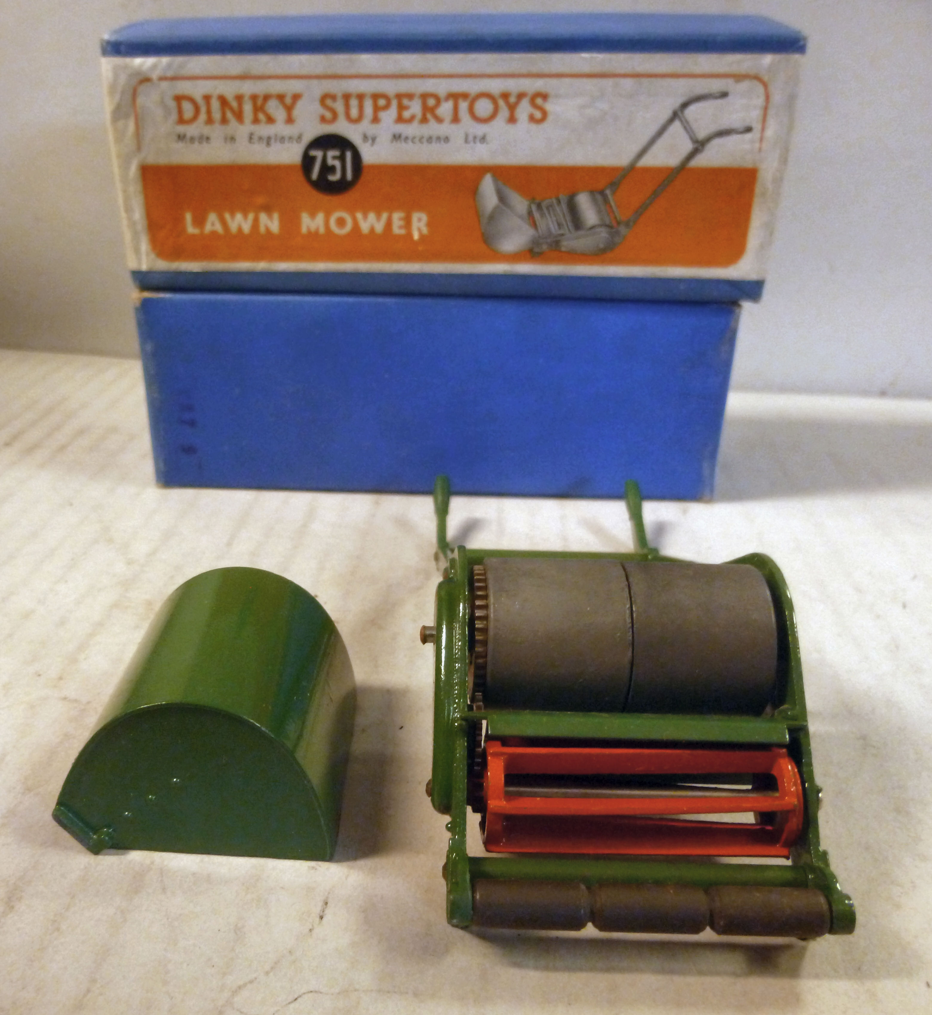 A Dinky diecast model no. - Image 6 of 6