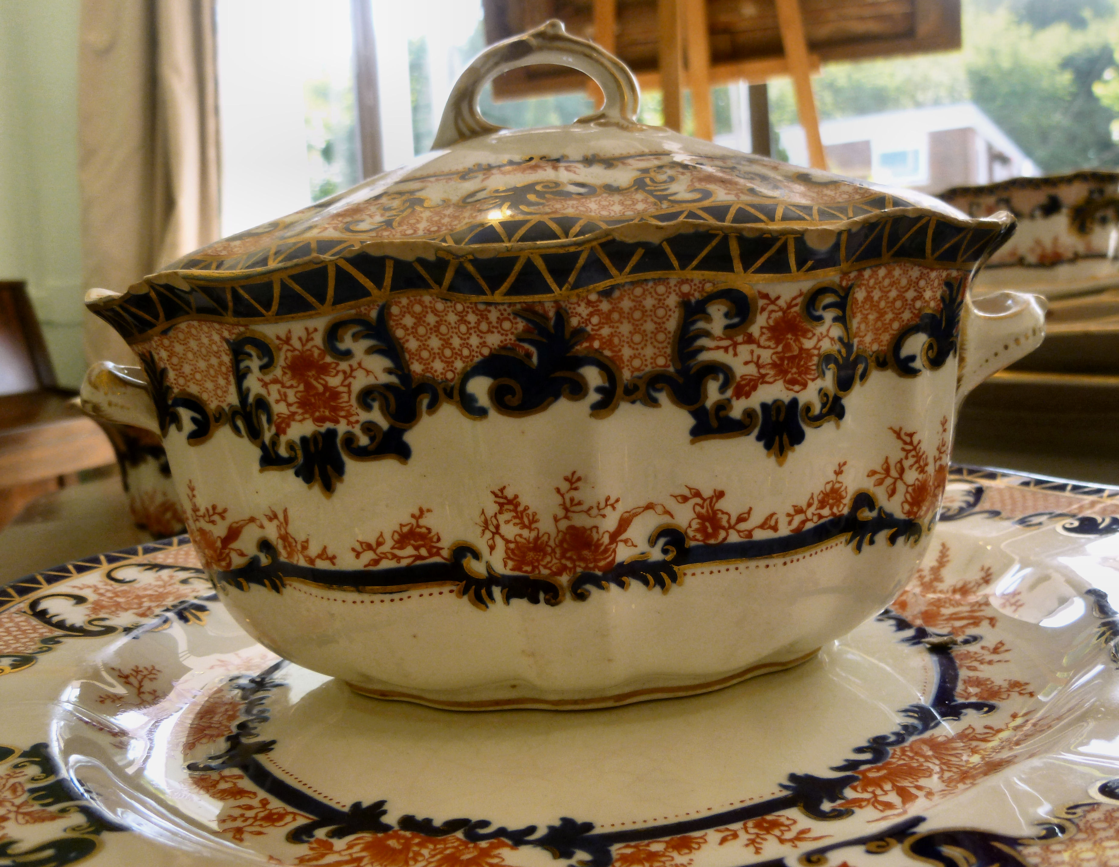 Early 20thC Royal Crown Derby stoneware china tableware, decorated in iron red, - Image 3 of 5