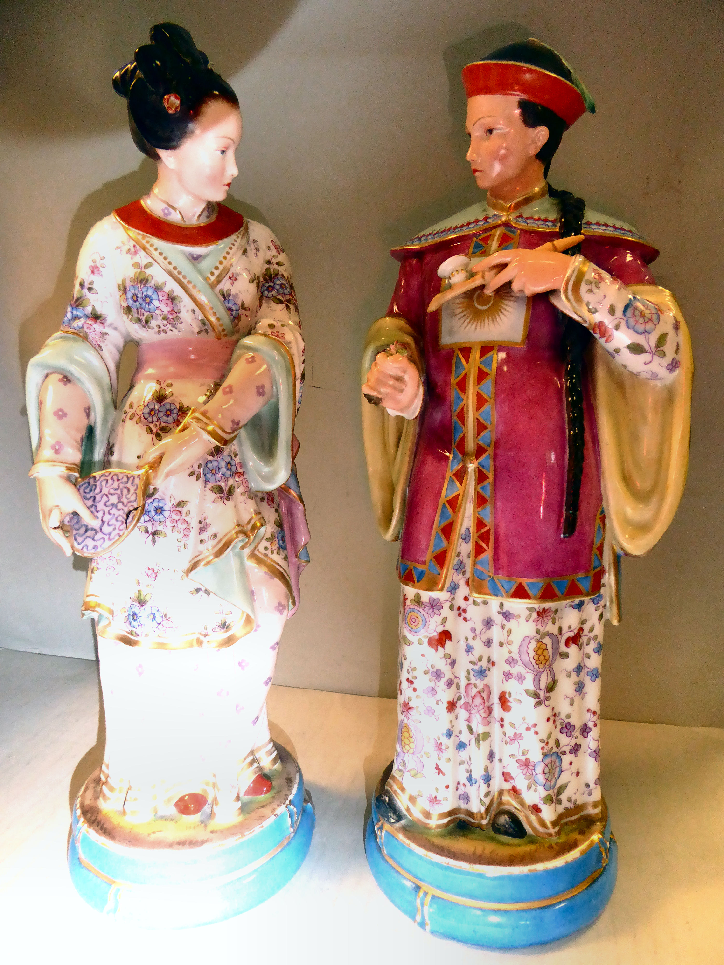 A pair of late 19thC Continental porcelain figures, - Image 5 of 12