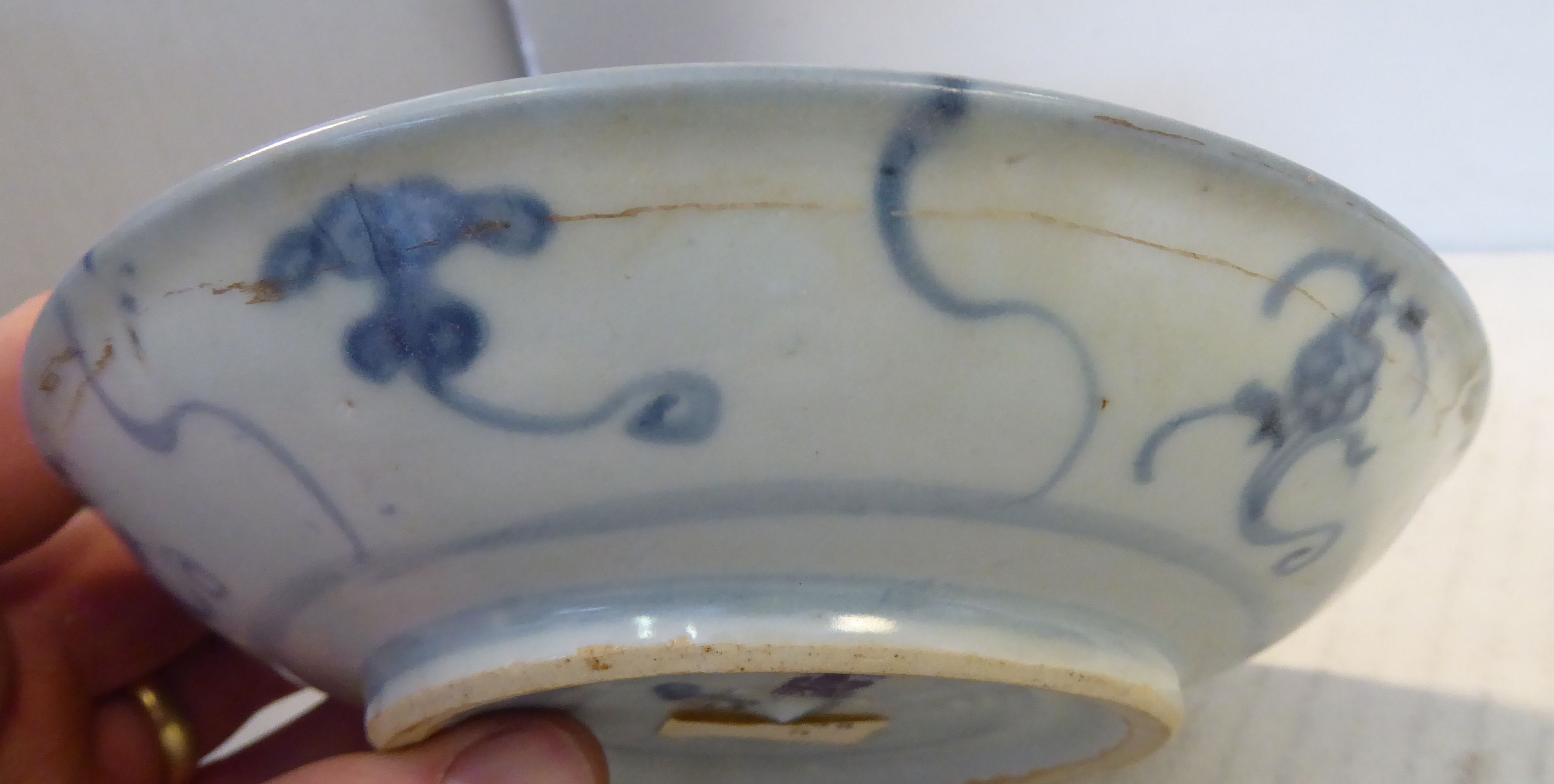 A Chinese porcelain footed dish, - Image 6 of 8