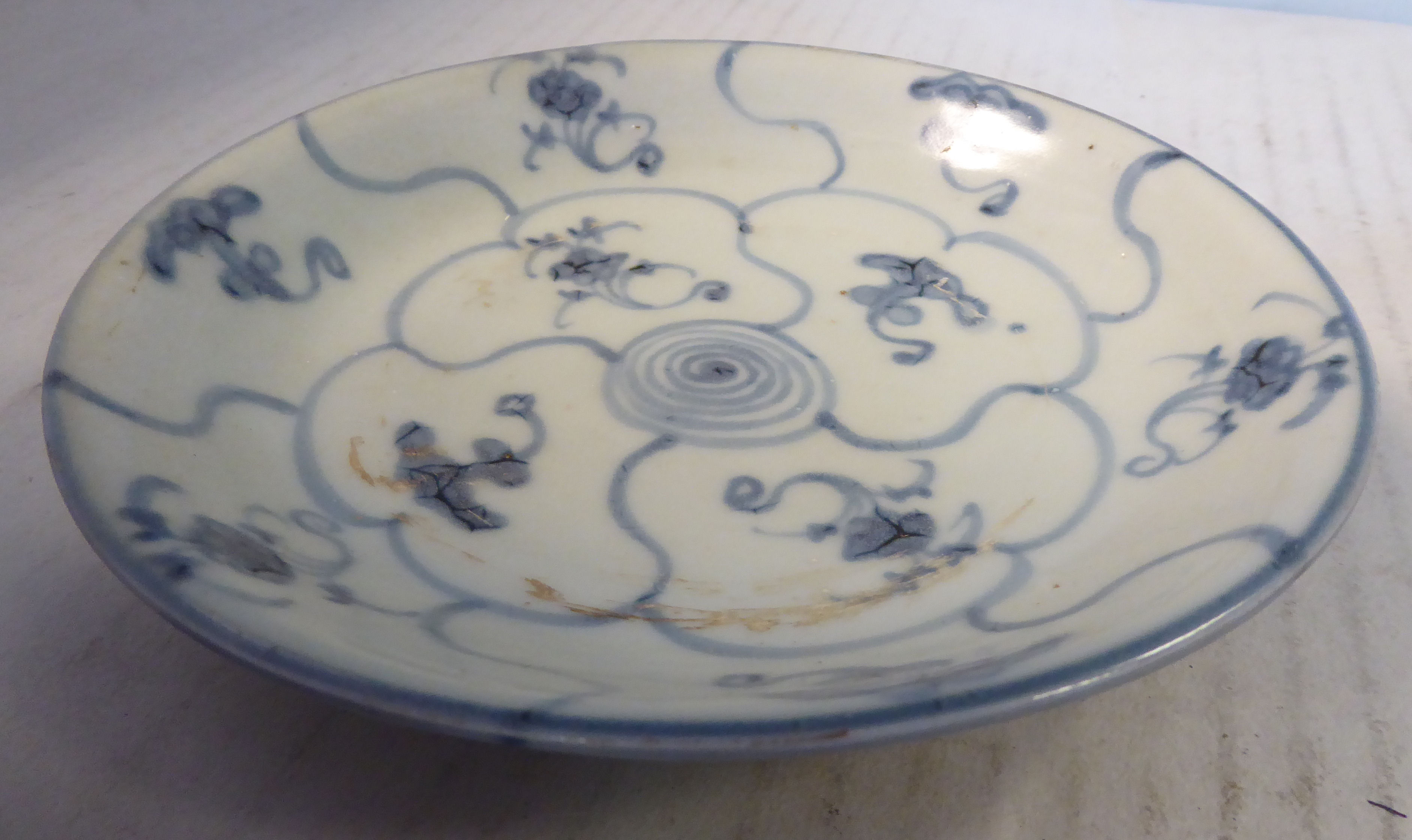 A Chinese porcelain footed dish, - Image 8 of 8