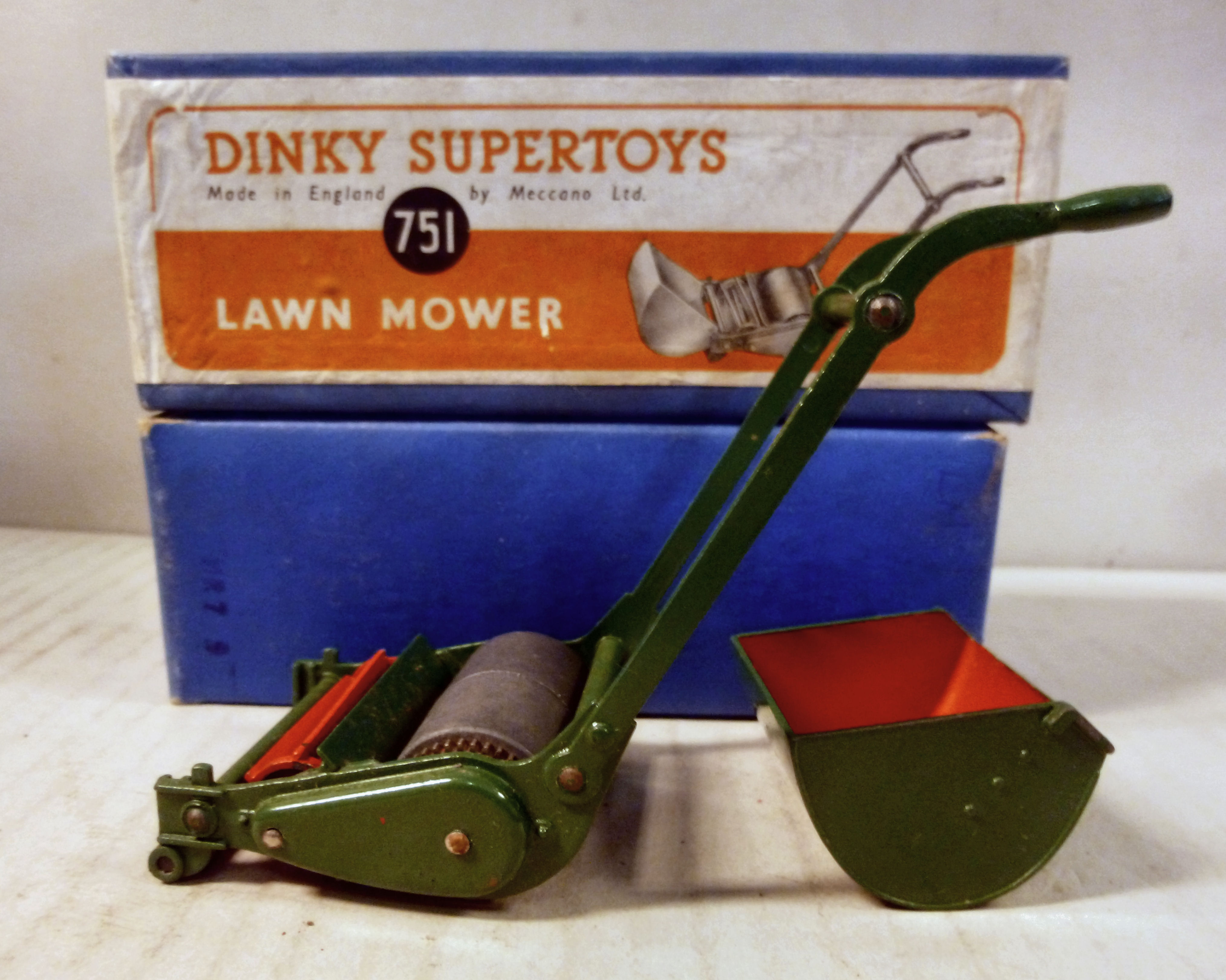 A Dinky diecast model no. - Image 2 of 6