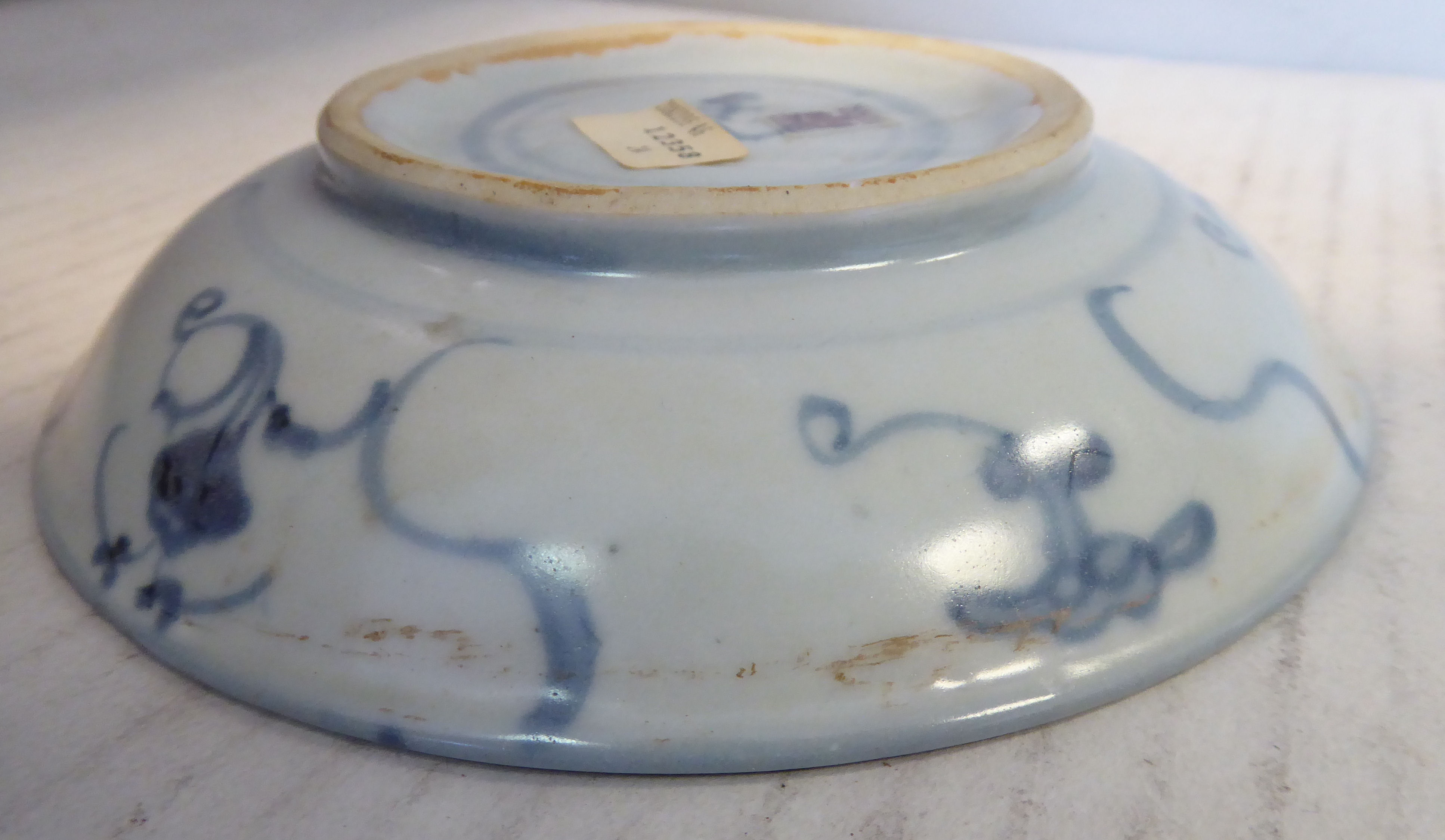 A Chinese porcelain footed dish, - Image 4 of 8