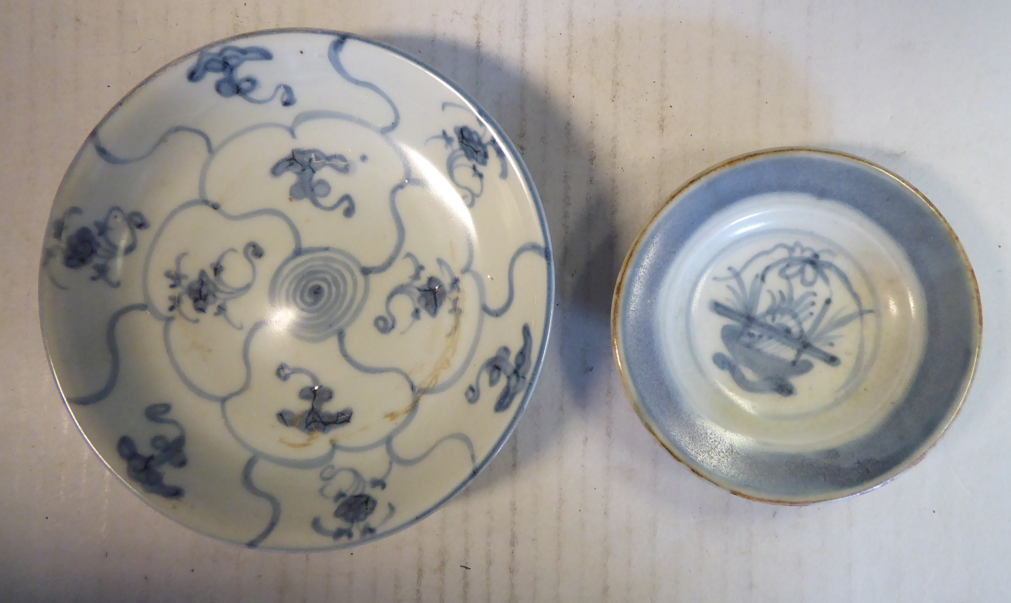 A Chinese porcelain footed dish,