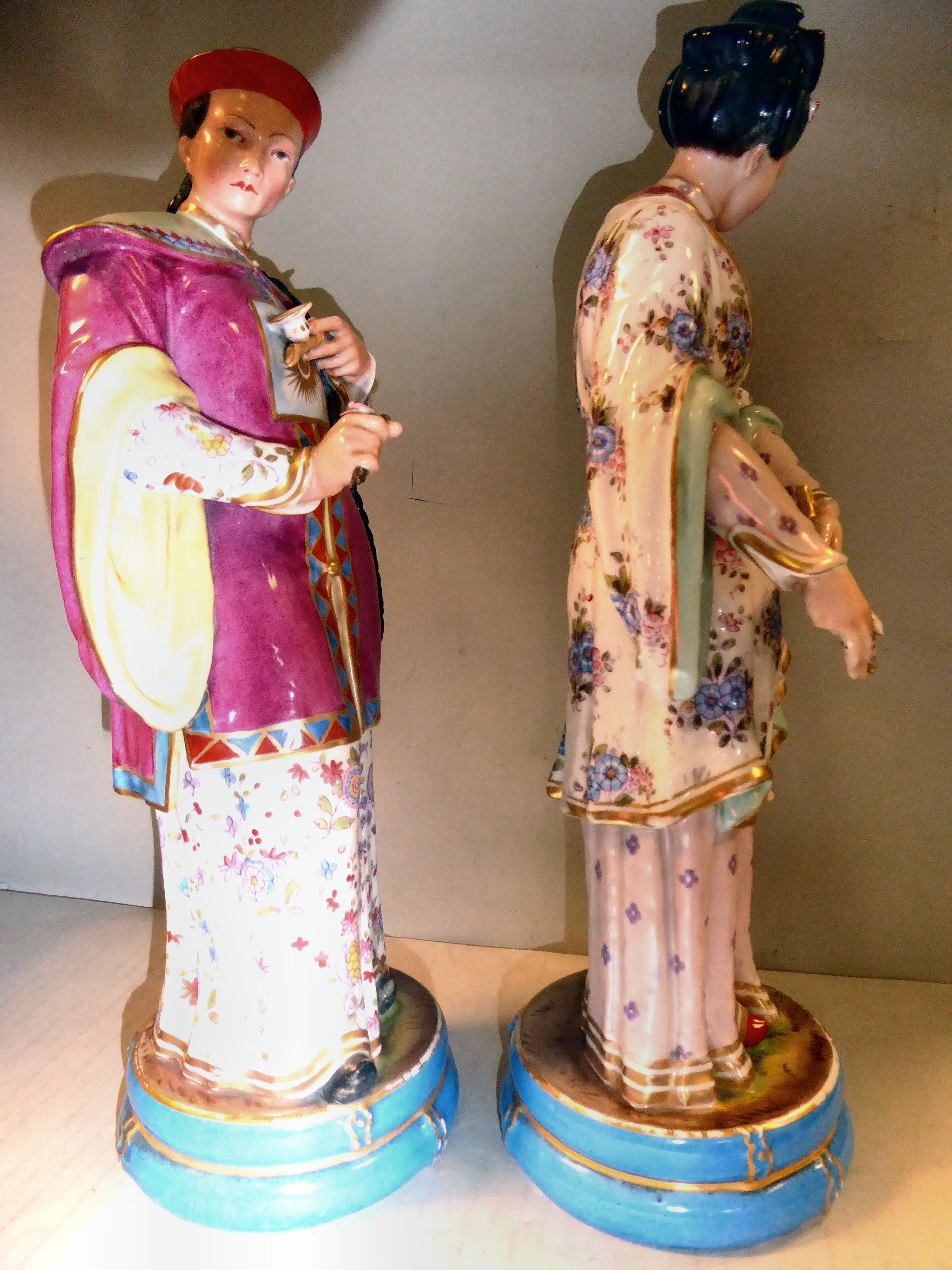 A pair of late 19thC Continental porcelain figures, - Image 4 of 12