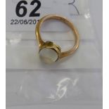 A 9ct gold ring,