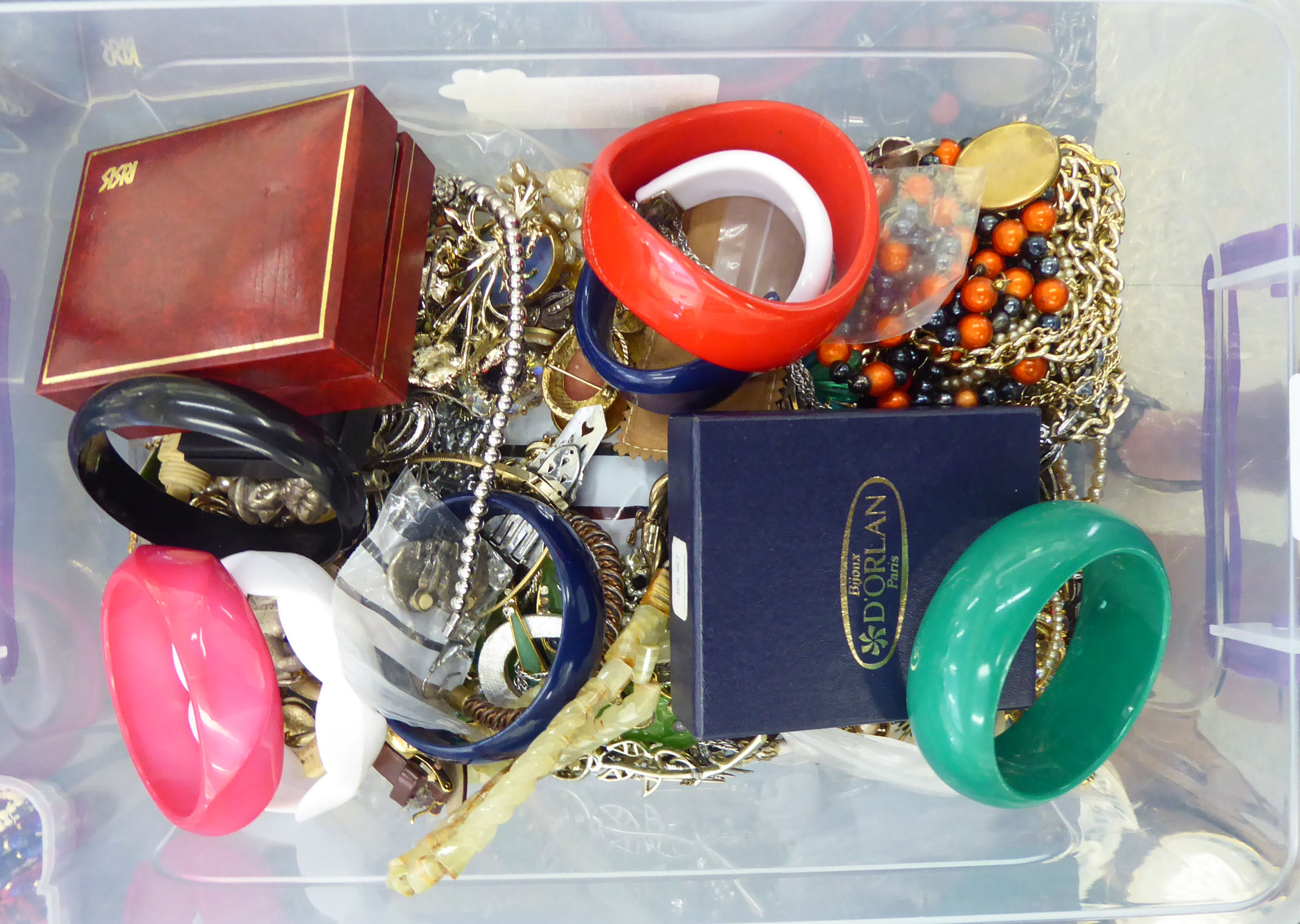 Costume jewellery, collectables and items of personal ornament: to include bangles,