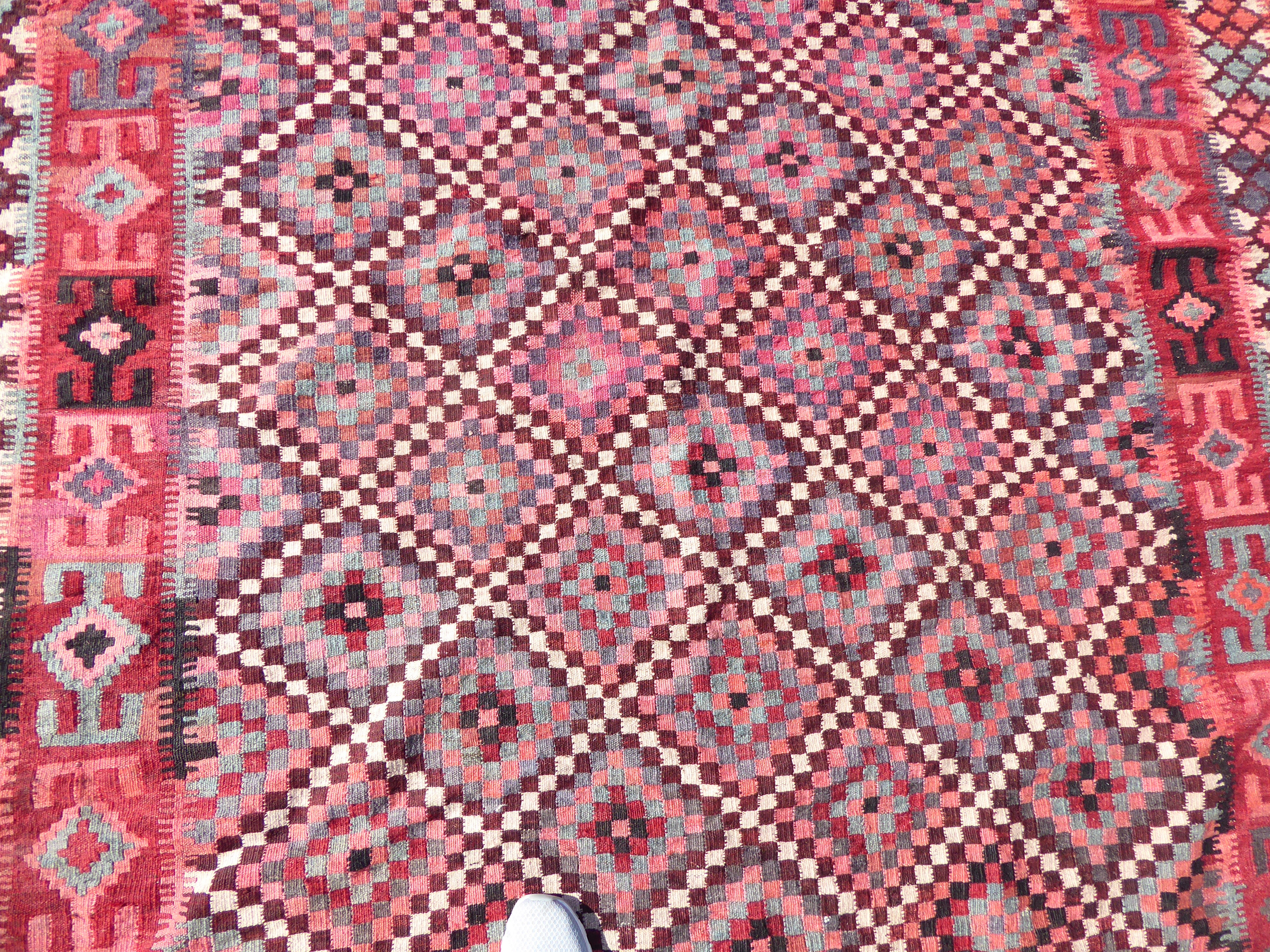 A Kelim rug with repeated diamond shaped motifs, - Image 3 of 5