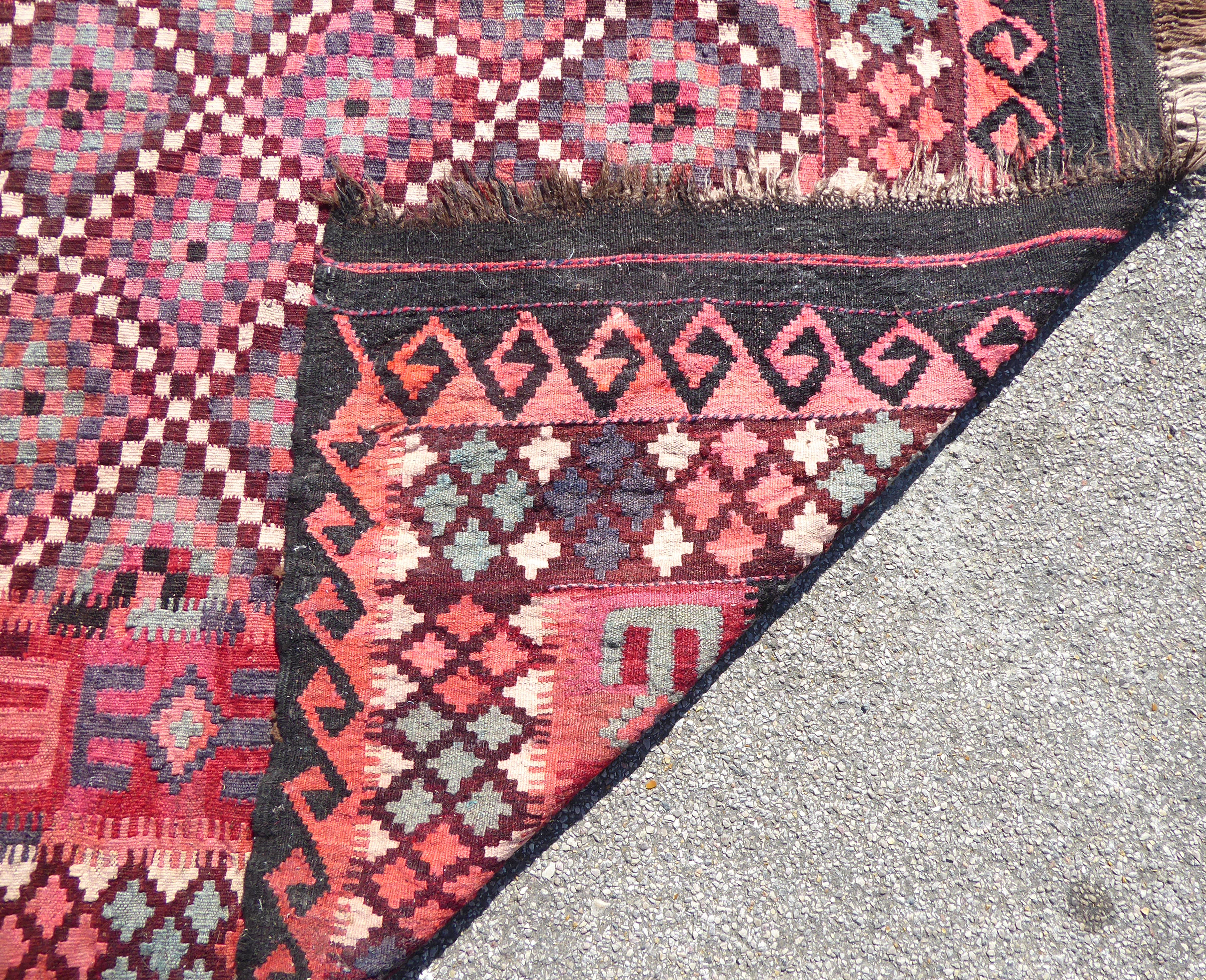 A Kelim rug with repeated diamond shaped motifs, - Image 5 of 5