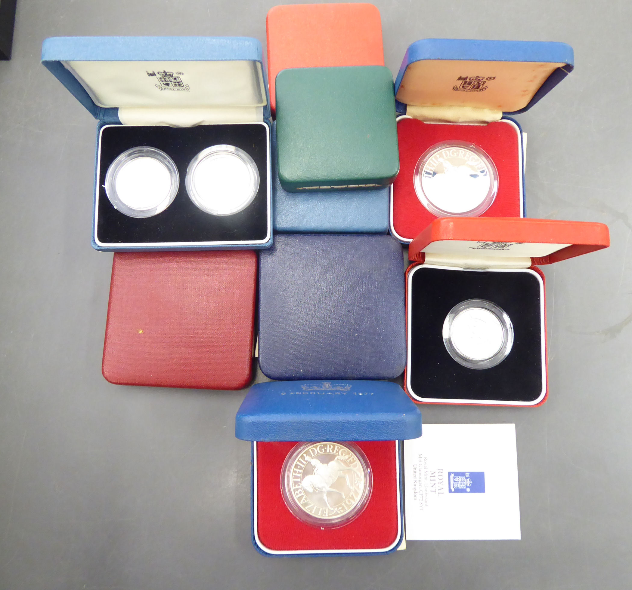 Franklin Mint and other proof coins: to include 'The 1997 £2 Coin' boxed with certificate of