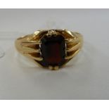 A 9ct gold signet ring,