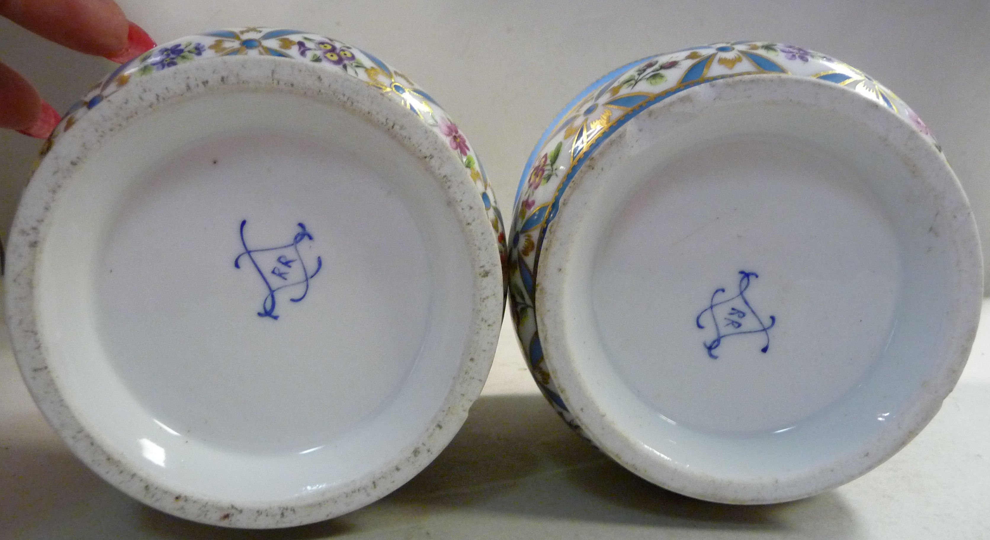 A pair of late 19thC Sevres porcelain cache pots, - Image 5 of 8