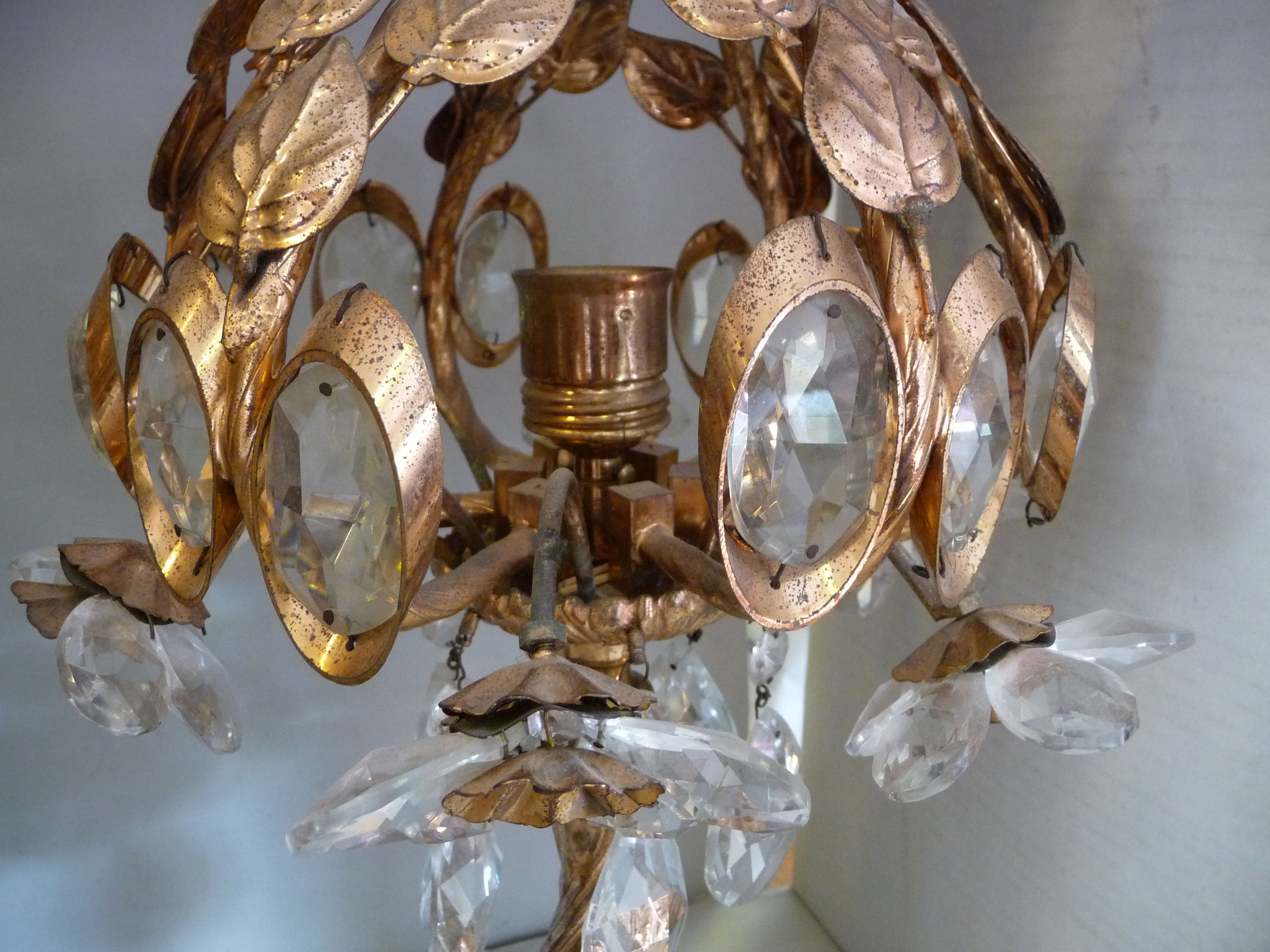 A pair of 20thC Continental gilded metal and cut crystal table lamps, - Image 2 of 4