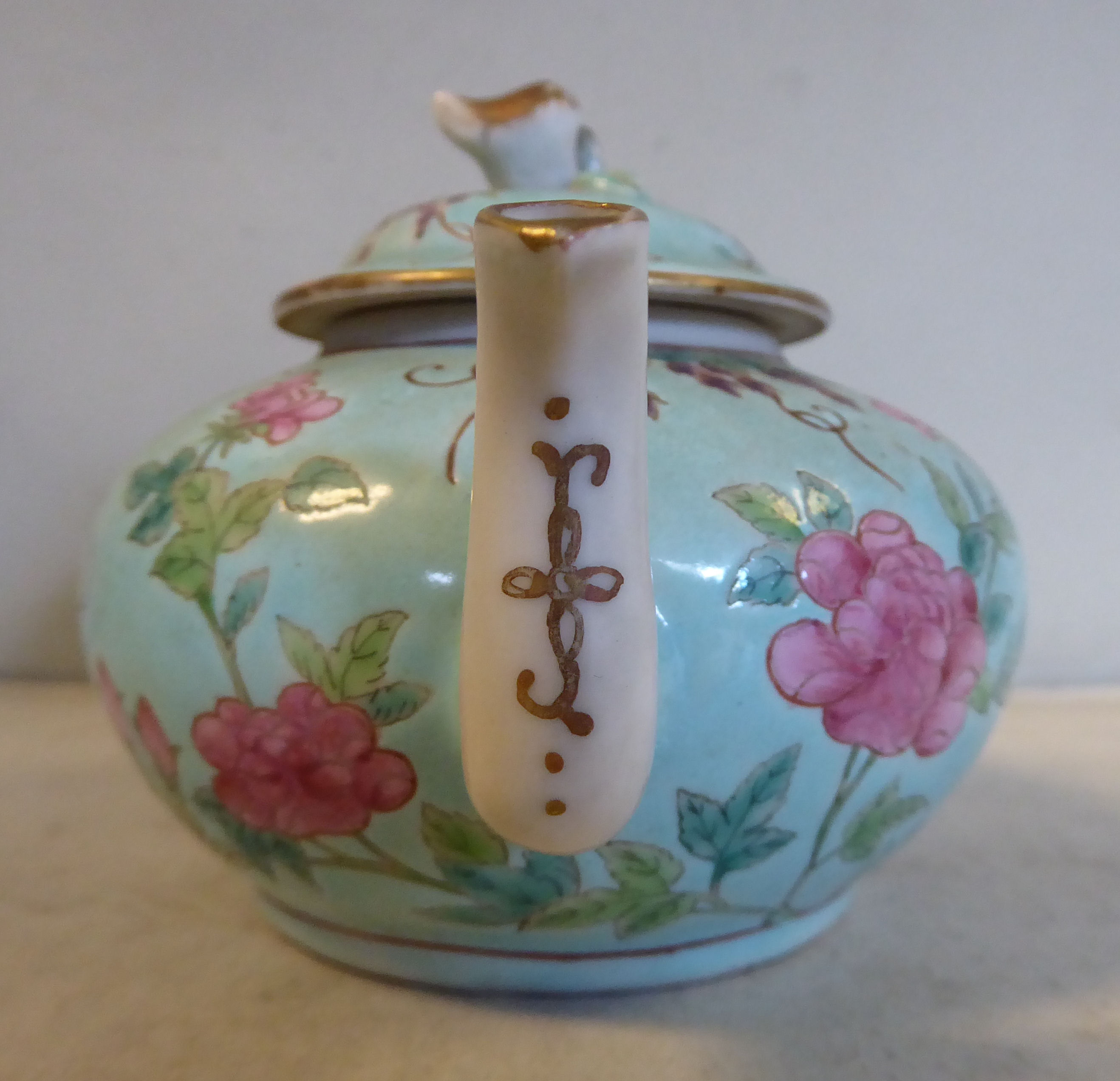 A late 19thC Chinese porcelain 'small' teapot of squat, bulbous form with an S-shaped spout, - Image 4 of 6