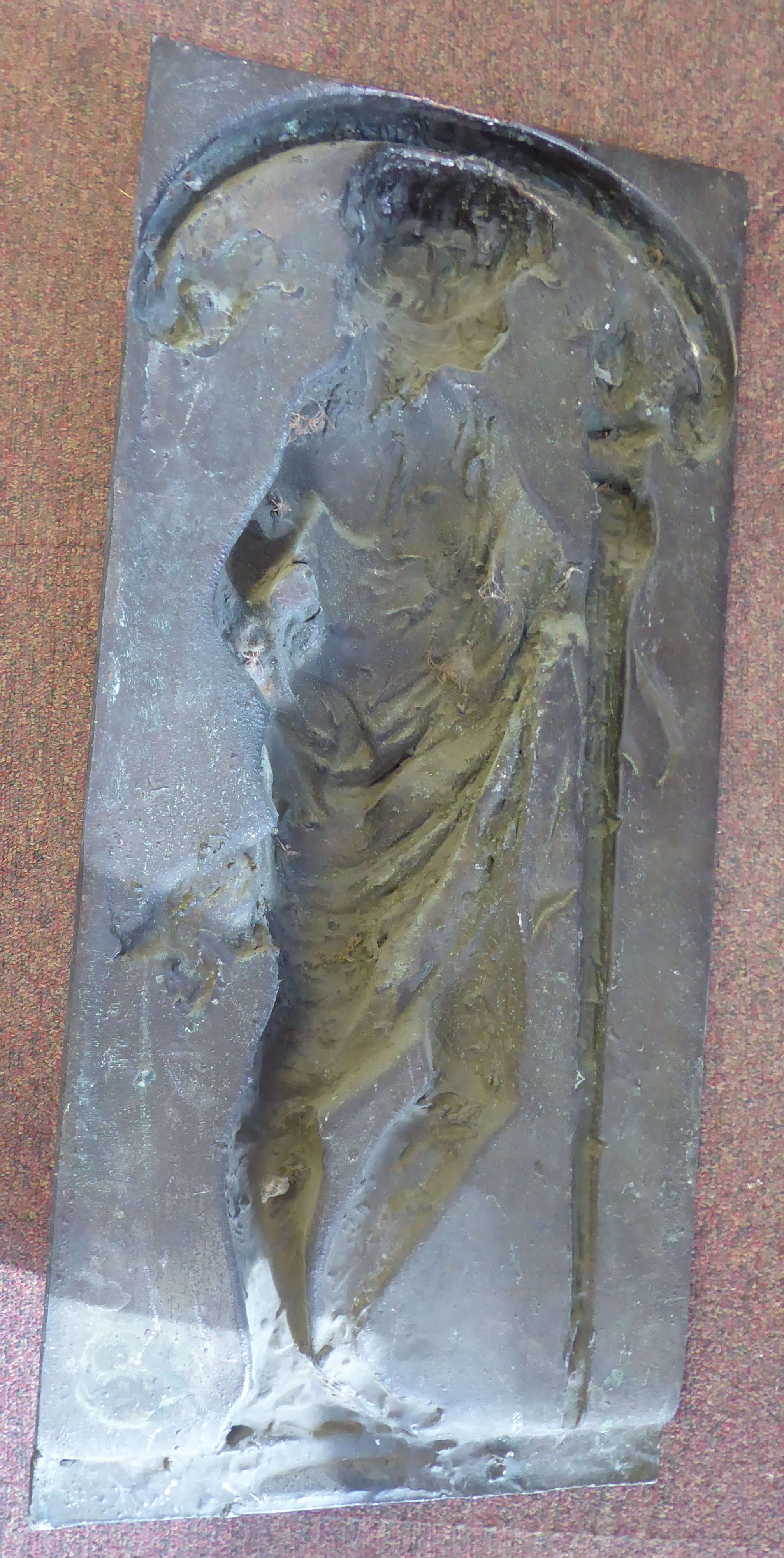 A pair of late 19thC cast and patinated bronze plaques, each depicting a boy wearing robes, - Image 10 of 10