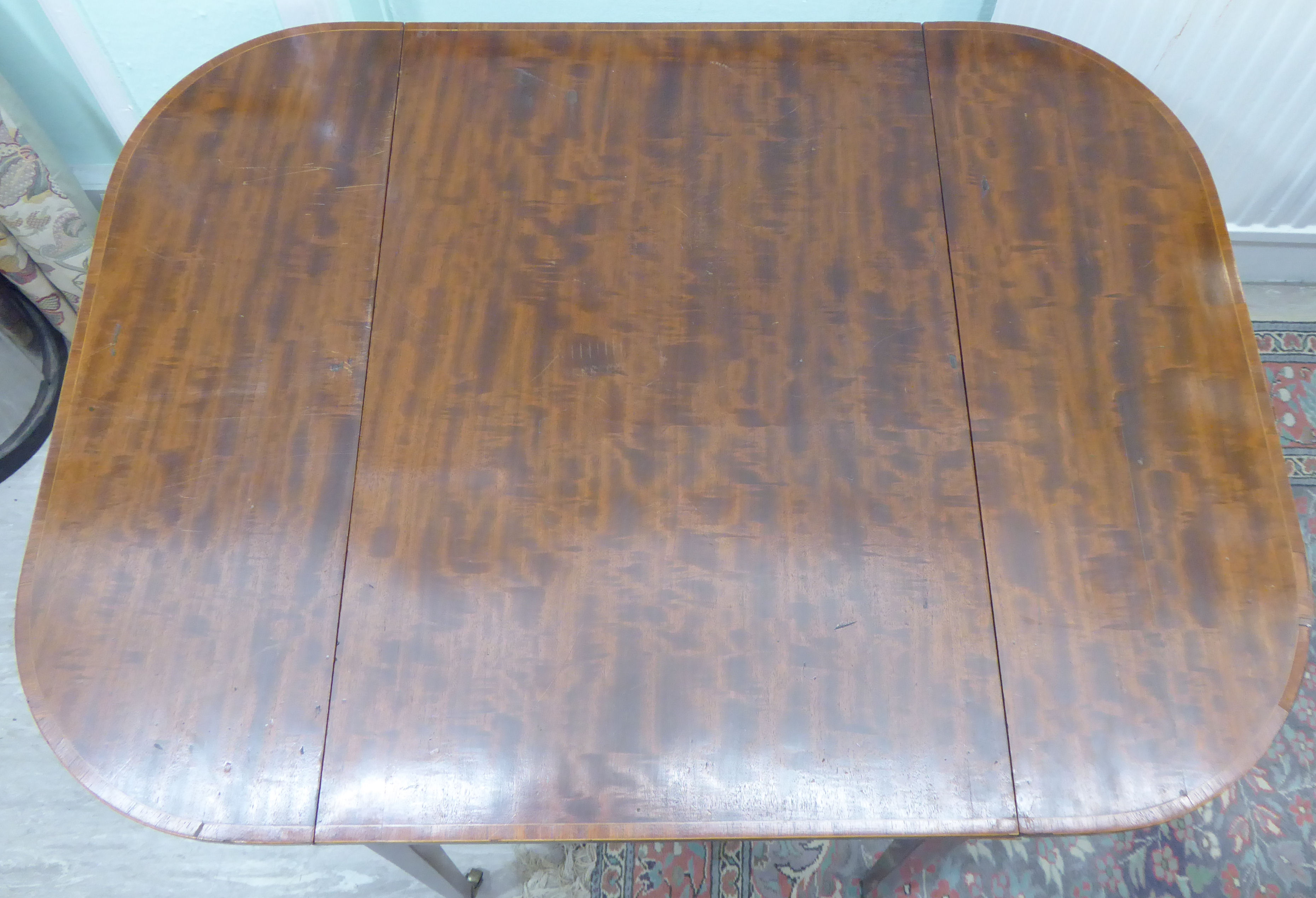 An early 19thC mahogany Pembroke table, having crossbanded, - Image 5 of 5