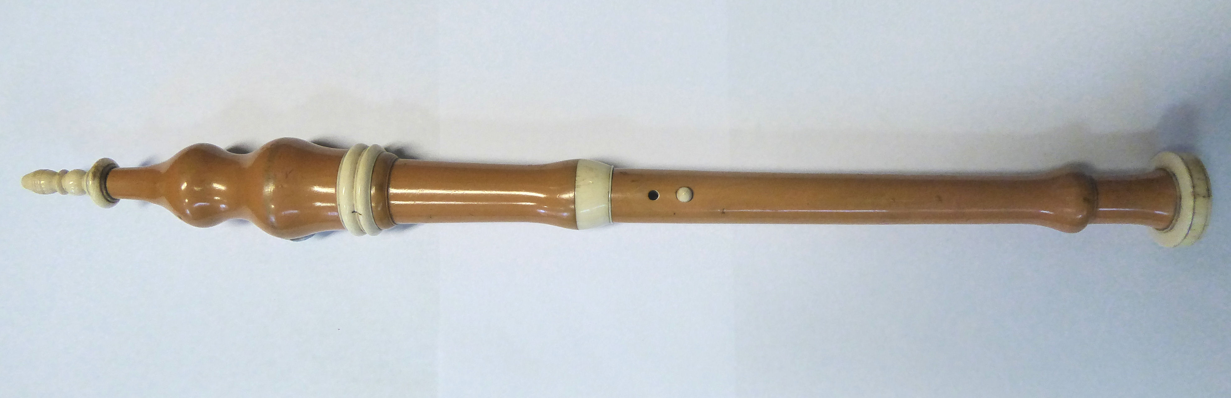An early 19thC Schuchart of London lacquered beige/pink coloured turned wood and bone mounted - Image 9 of 10