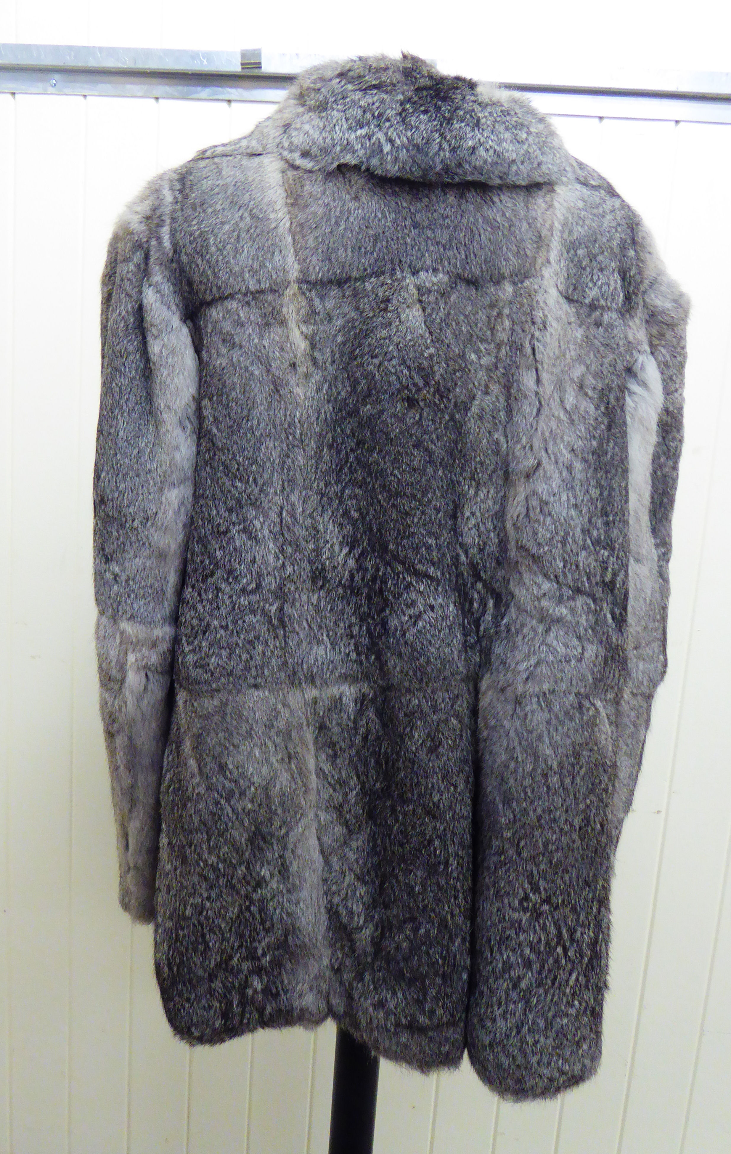 A lady's Snow Plum, Tientsin, China fur jacket (possibly silver fox), approx. - Image 6 of 8