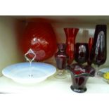 Decorative, mainly red glassware: to include a vaseline glass cake dish with a central handle 8.