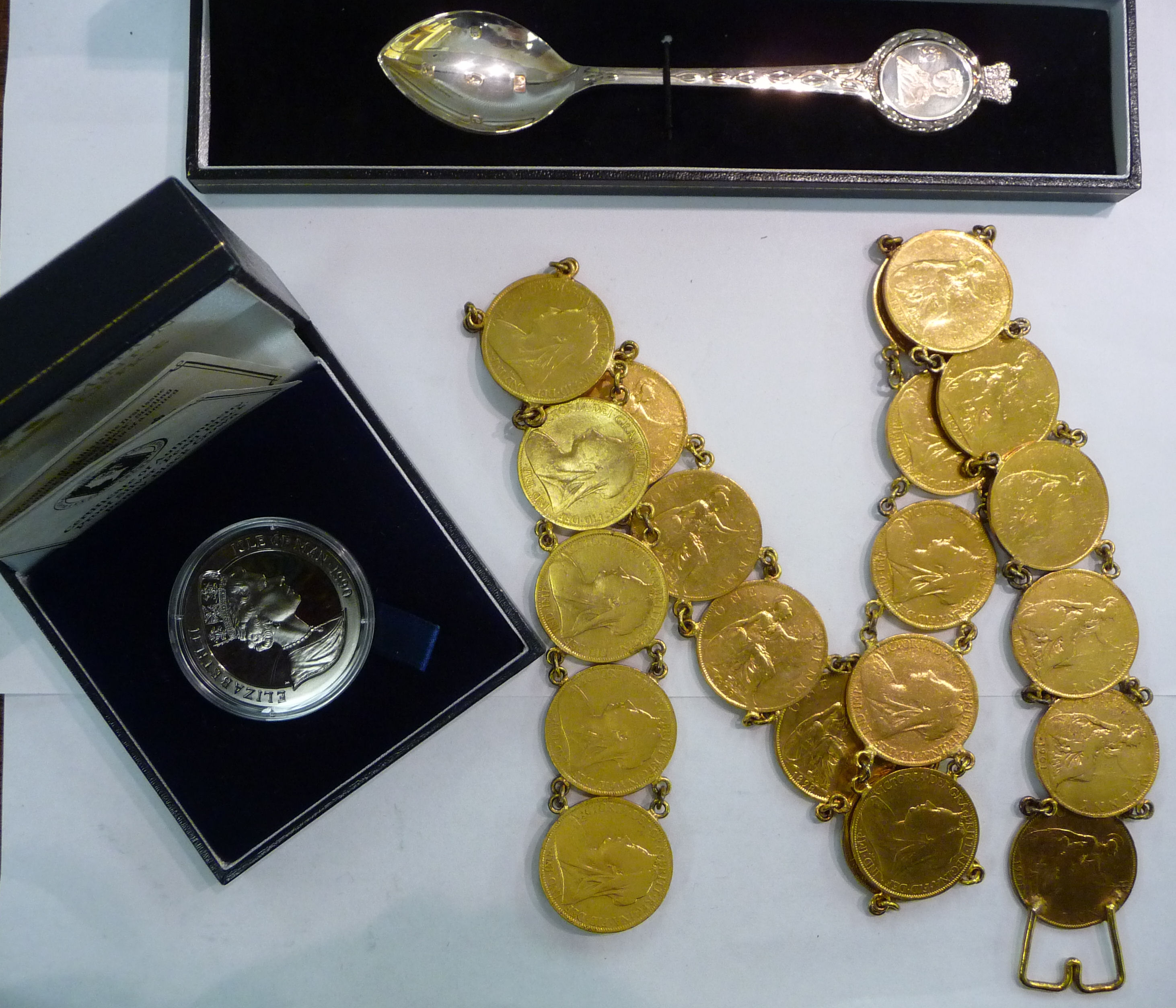 A mixed lot: to include The London Mint office silver presentation spoon London marks boxed