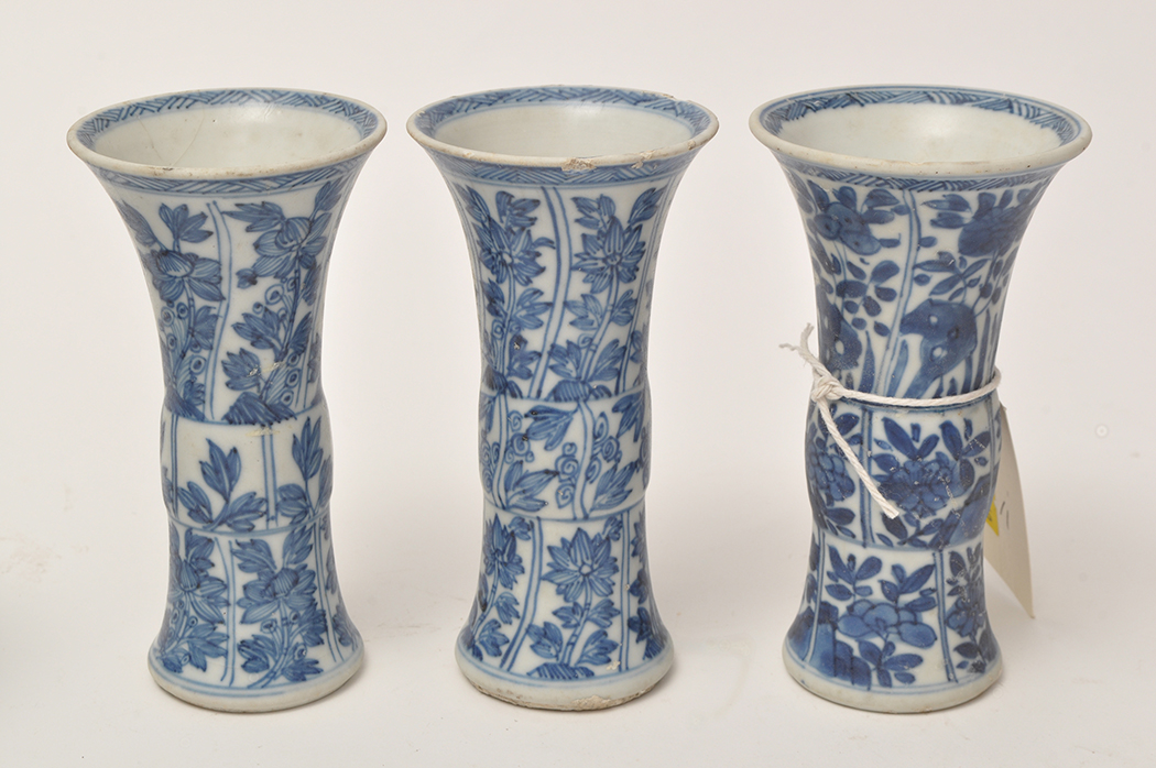 Five piece Chinese blue and white 'garniture' from the 'Vung Tau Cargo', - Image 8 of 10