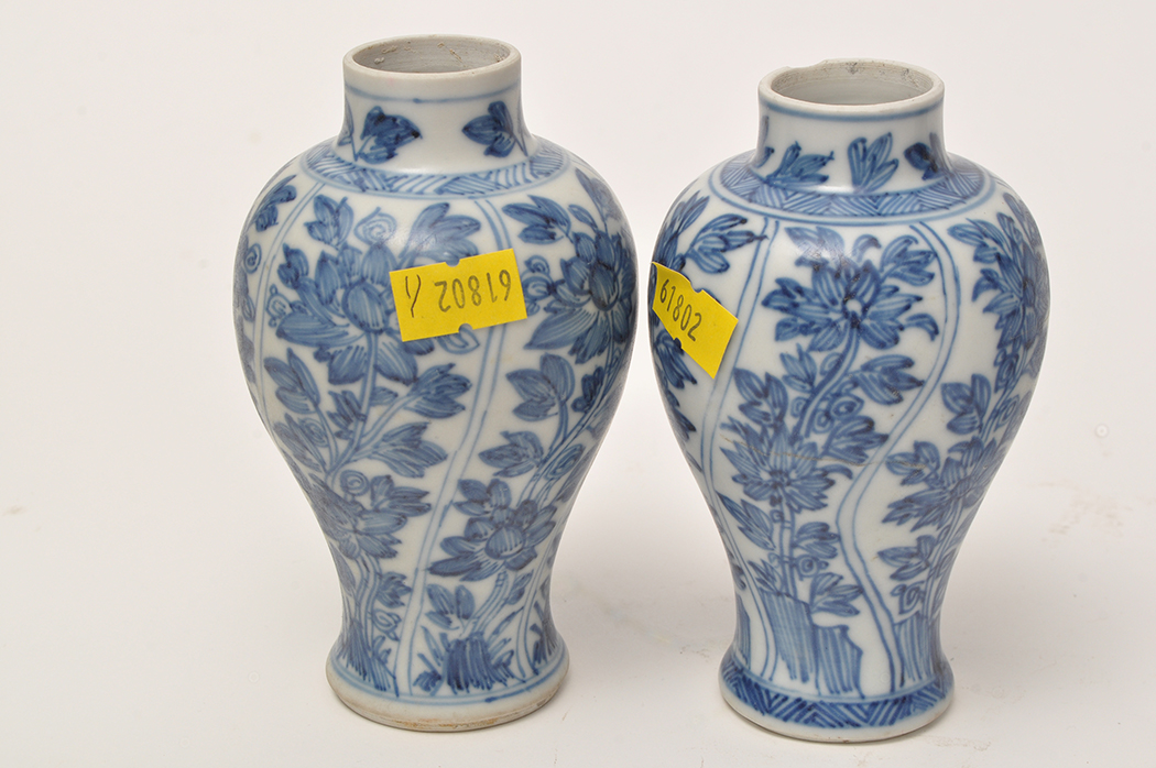 Five piece Chinese blue and white 'garniture' from the 'Vung Tau Cargo', - Image 6 of 10