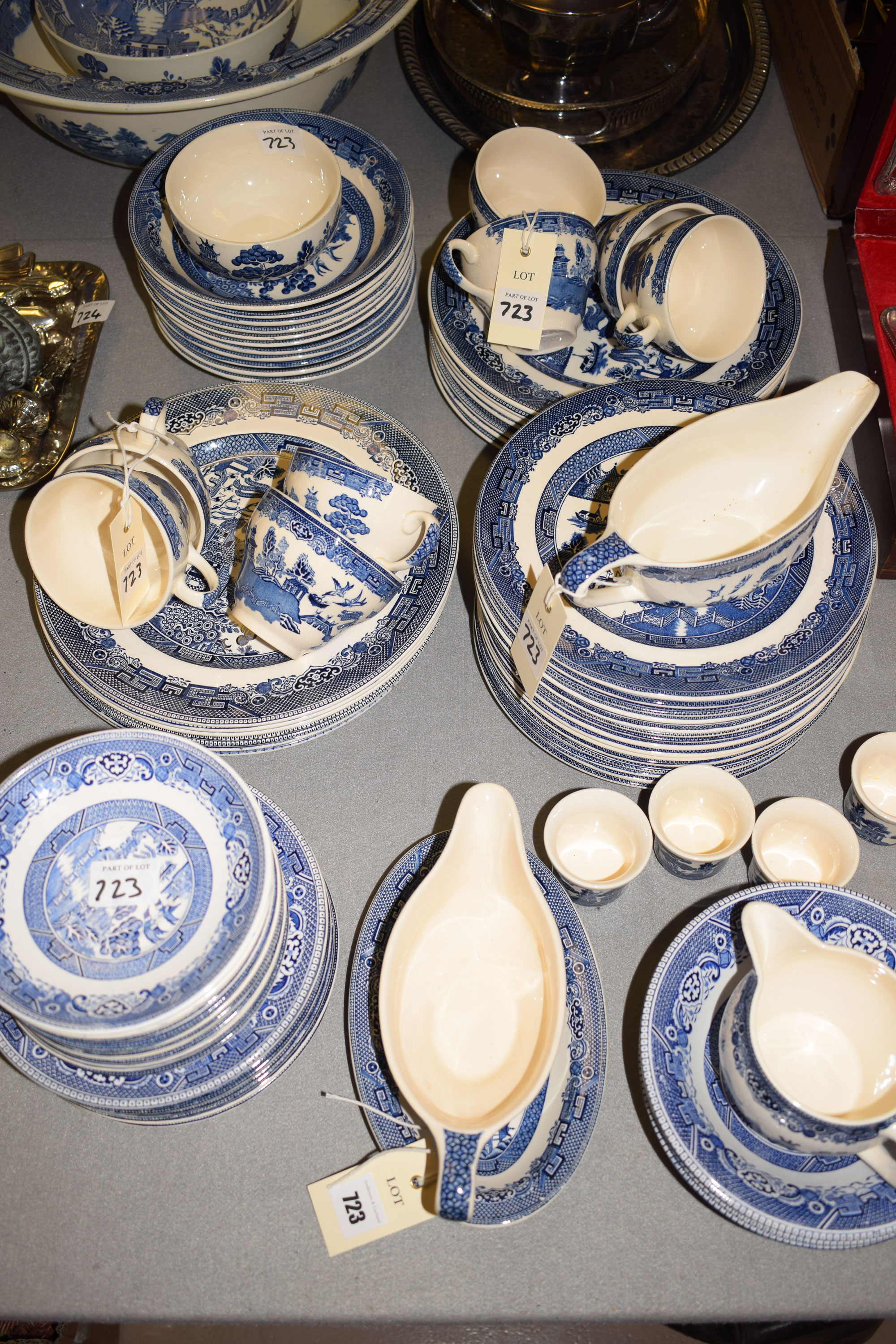 A large collection of 20th Century blue and white 'Willow' pattern dinner service,