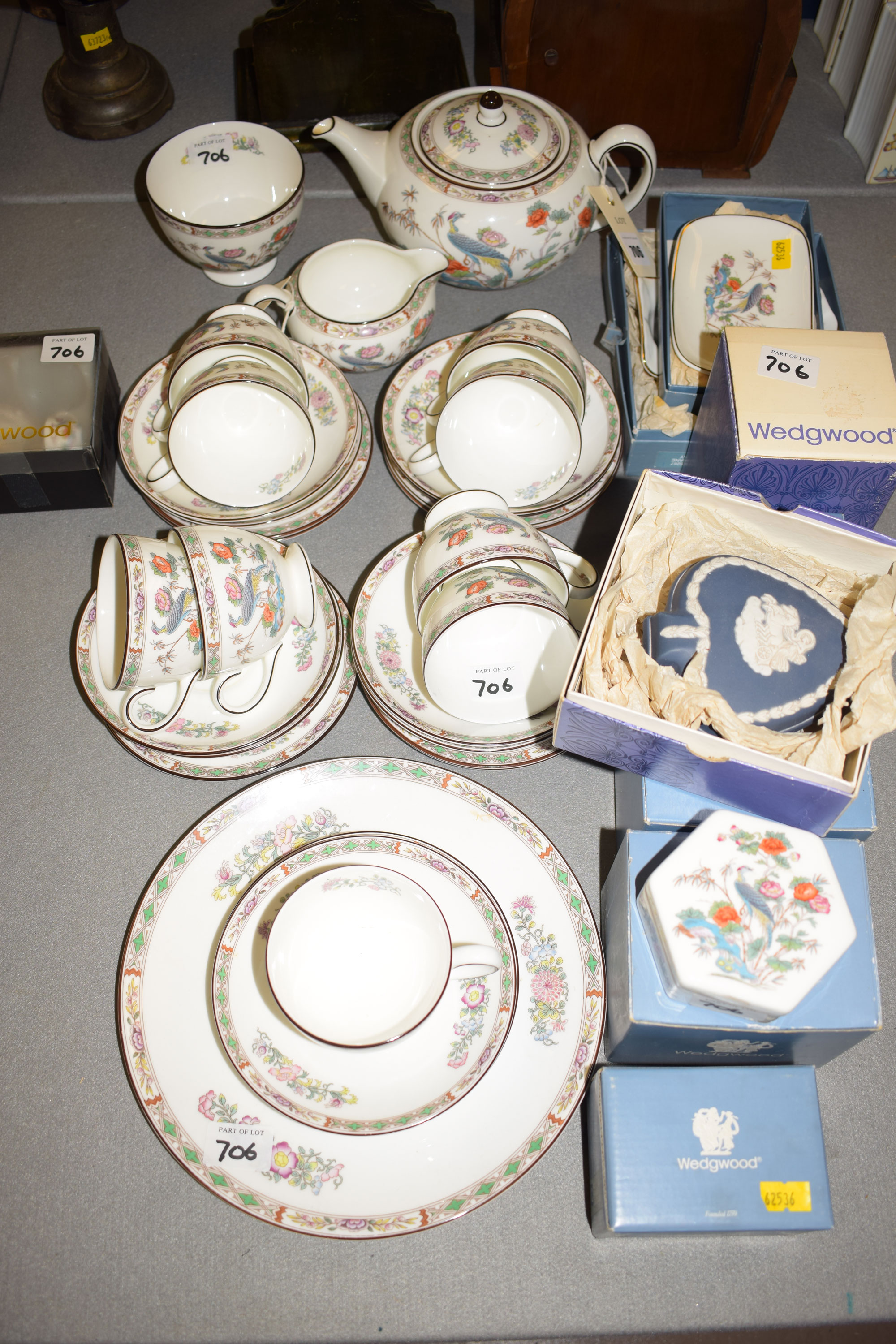 A quantity of Wedgwood trinket dishes; boxes; etc.