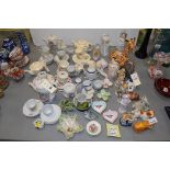 Miscellaneous ceramics, to include: miniature cups and saucers, trinket dishes, tea cups,