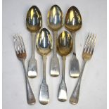 Five various Georgian and Victorian silver fiddle pattern dessert spoons, to/w a pair of OEP dessert