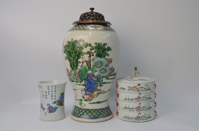 A Chinese famille rose three-tiered cylindrical box, - Image 5 of 9