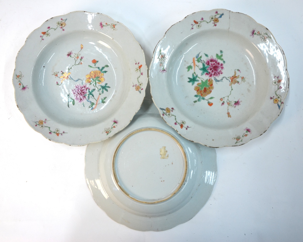 Eleven items of Chinese Export Porcelain, - Image 3 of 6