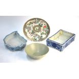 Four pieces of Chinese ceramics, comprising: a celadon bowl,
