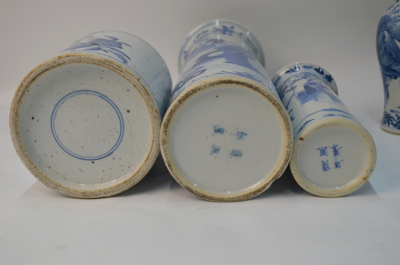 Six Chinese blue and white vases and a bitong, - Image 5 of 8