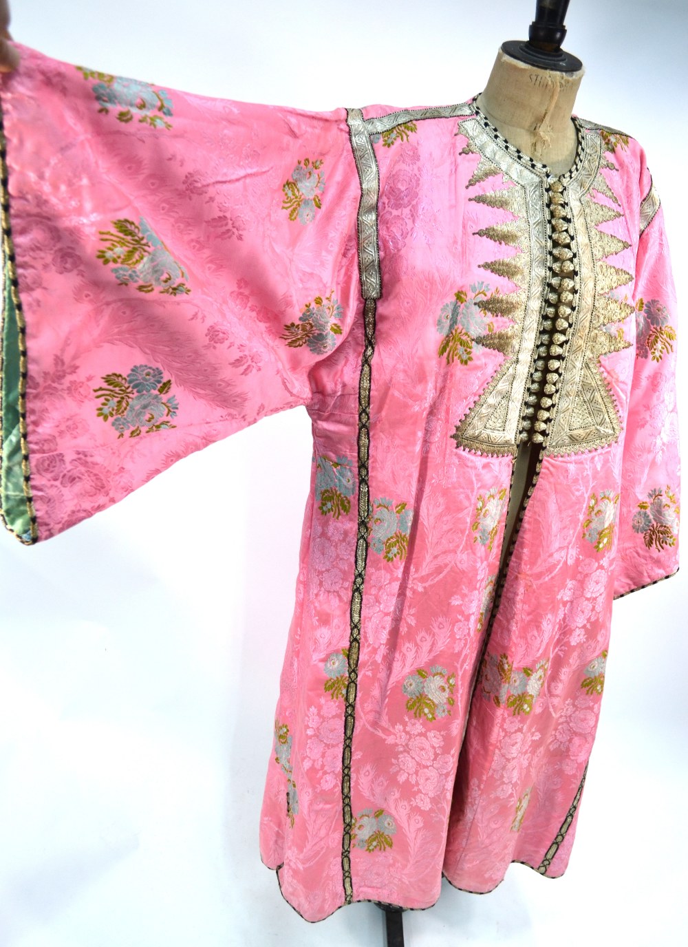 An elegant Indian, pink-ground Sherwani, - Image 4 of 6