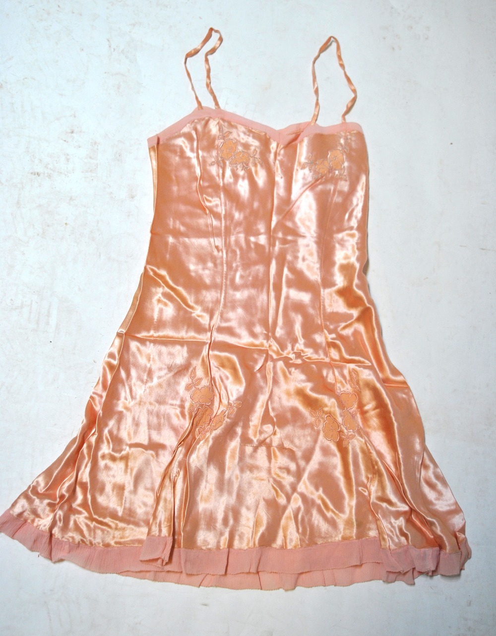 A pale blue silk georgette negligee edged with peach lace, - Image 6 of 7