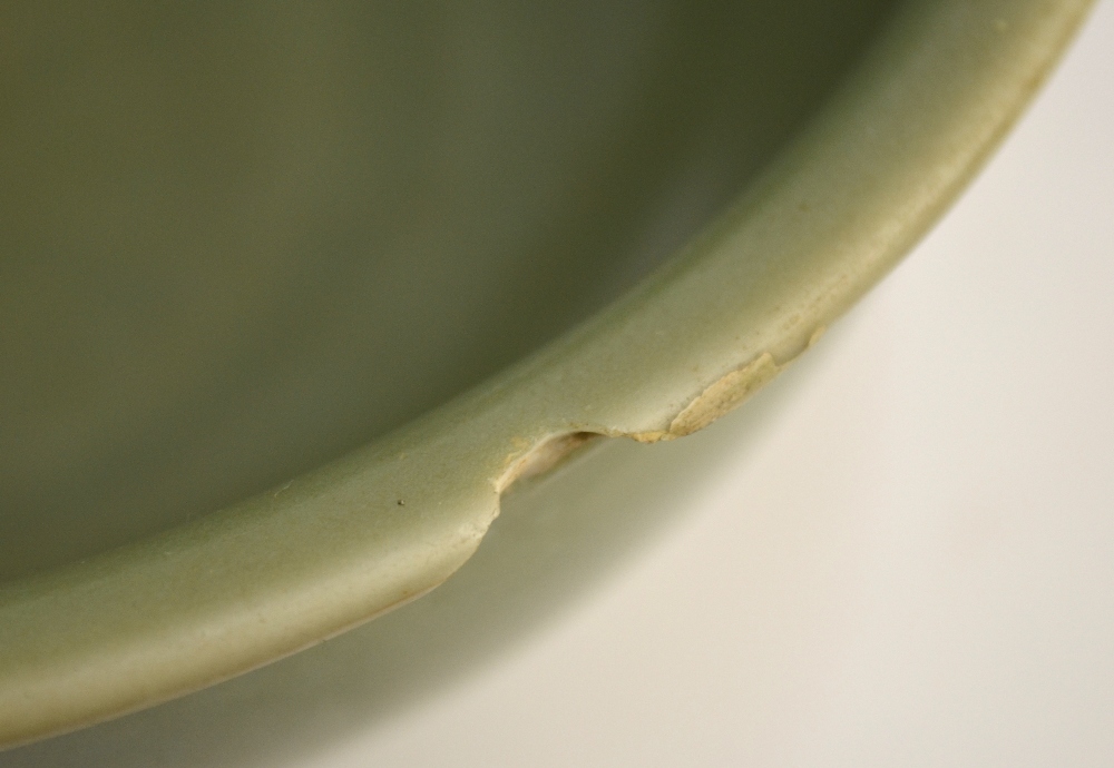 A Chinese celadon bowl, 19. - Image 3 of 9