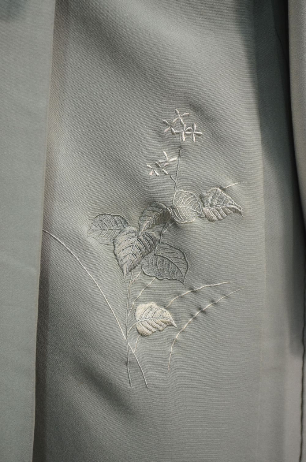 A Japanese short kimono, - Image 5 of 8