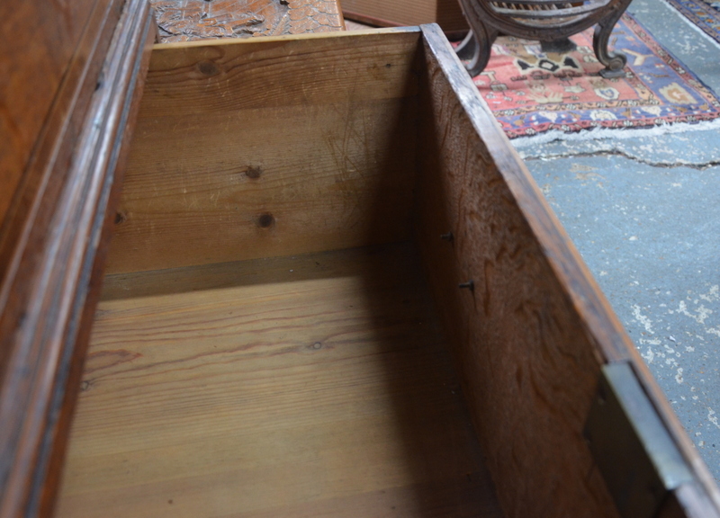 An unusual Georgian oak chest of two short and five long drawers with rosewood crossbanded fronts, - Image 4 of 5